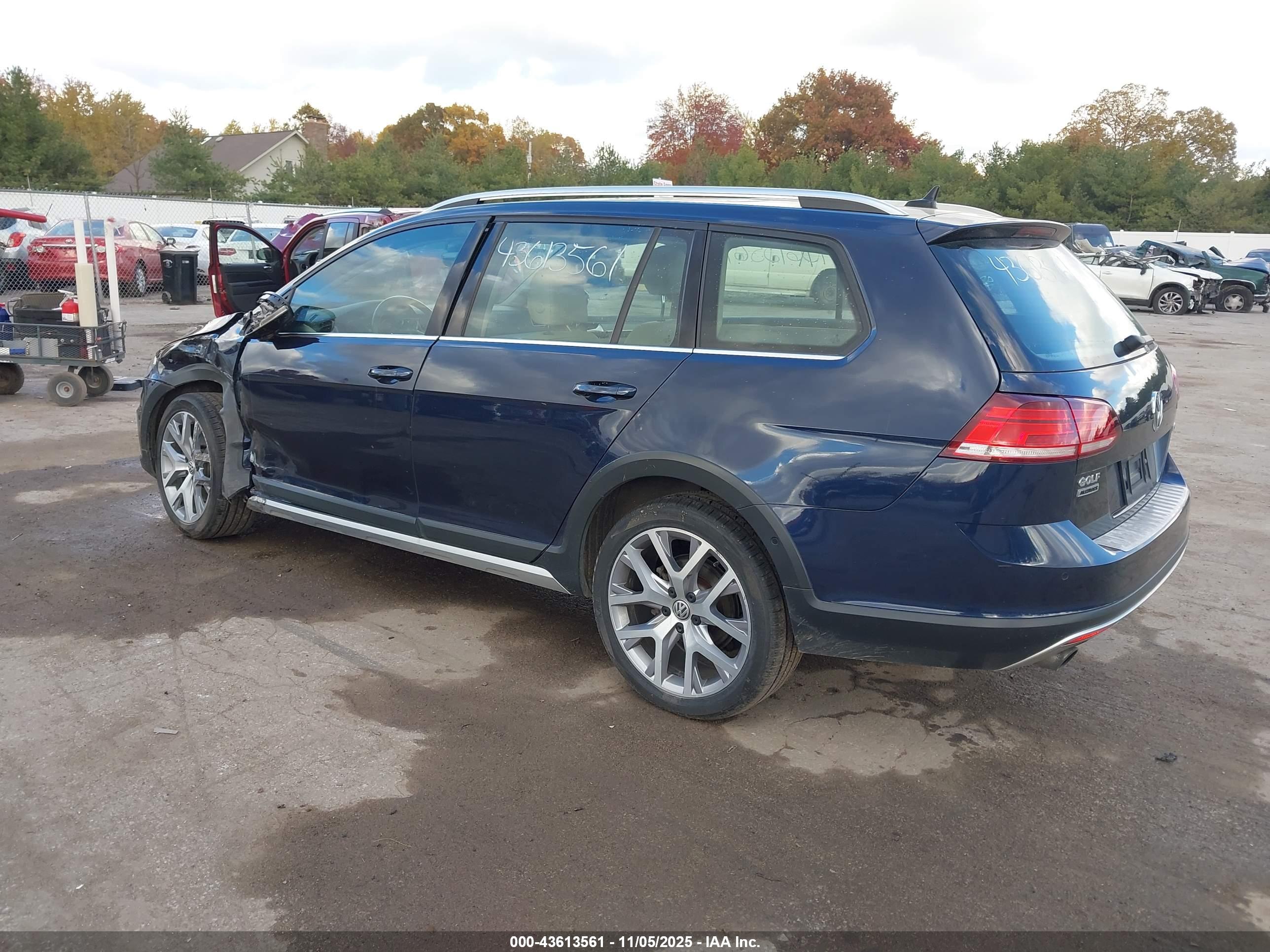 VOLKSWAGEN GOLF image 3