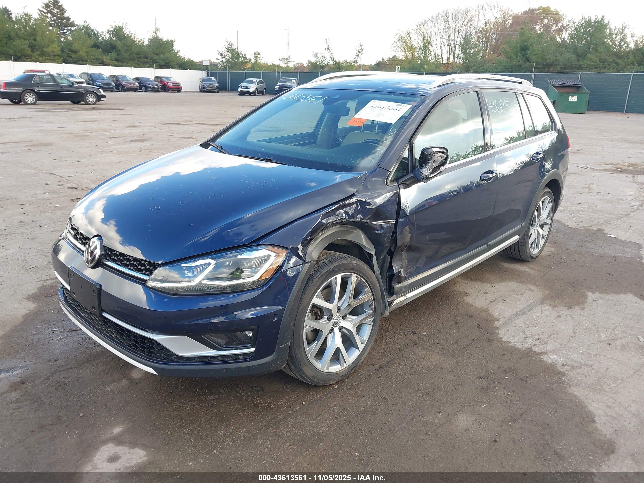 VOLKSWAGEN GOLF image 6