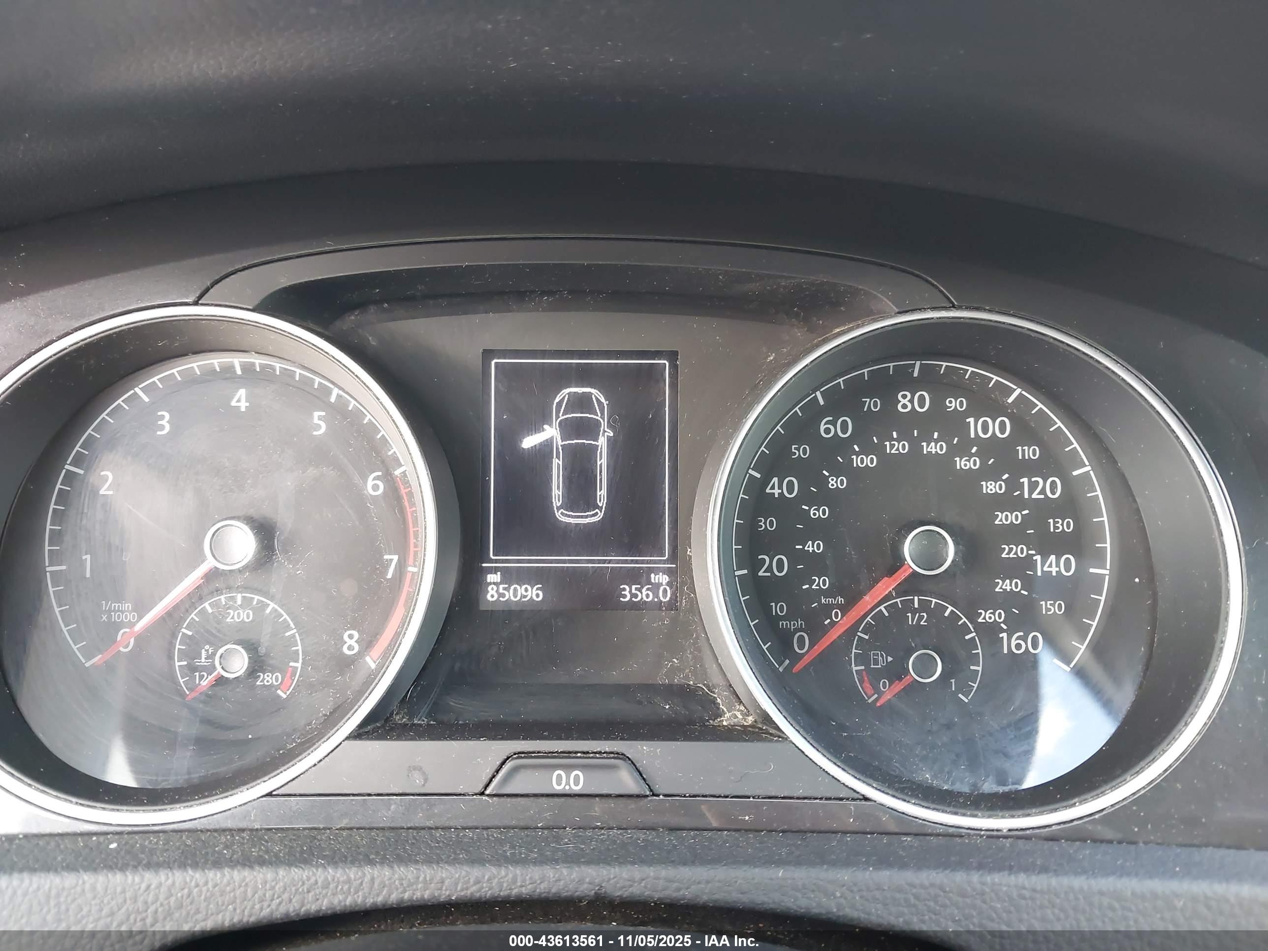 VOLKSWAGEN GOLF image 7