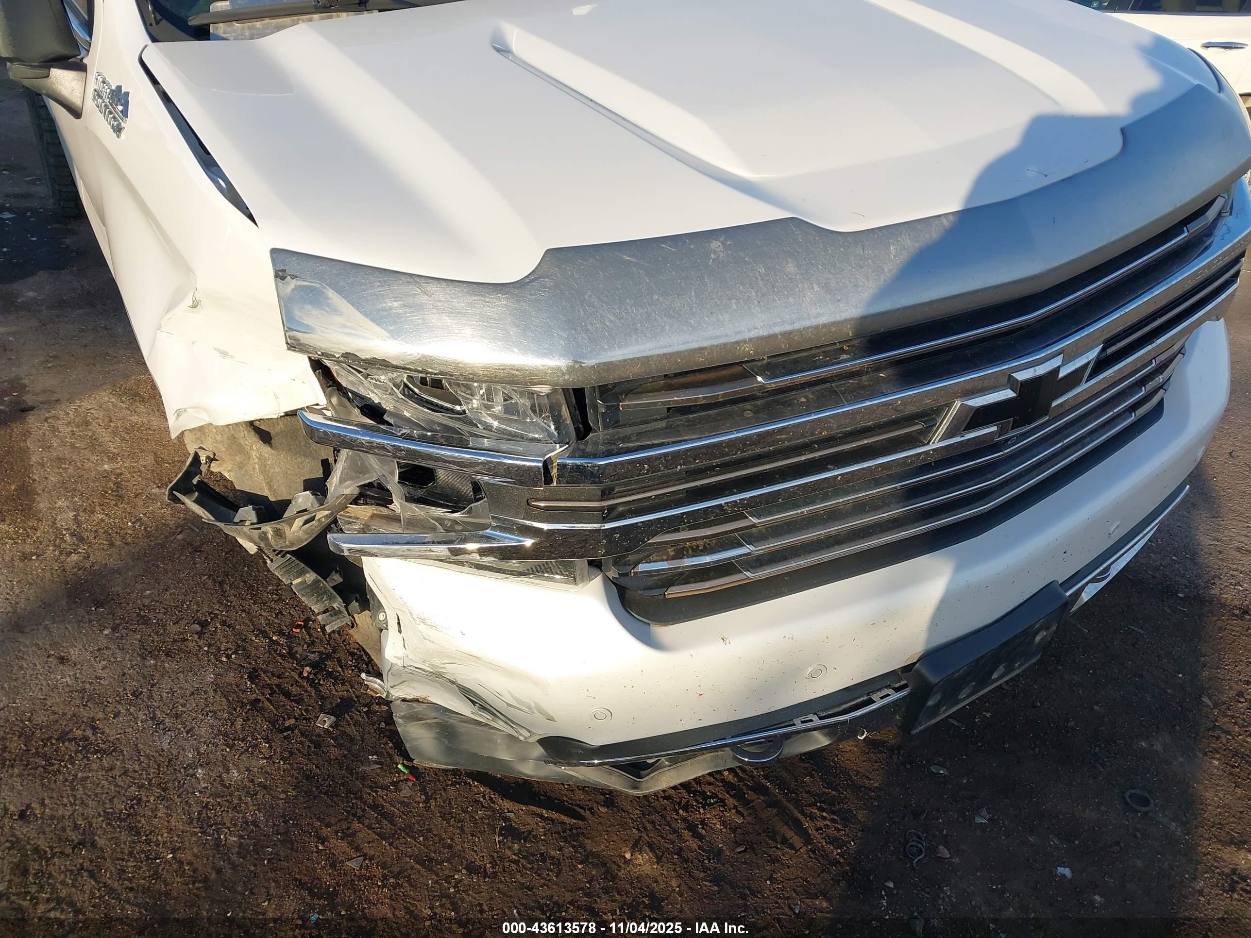 CHEVROLET SILVERADO image 6