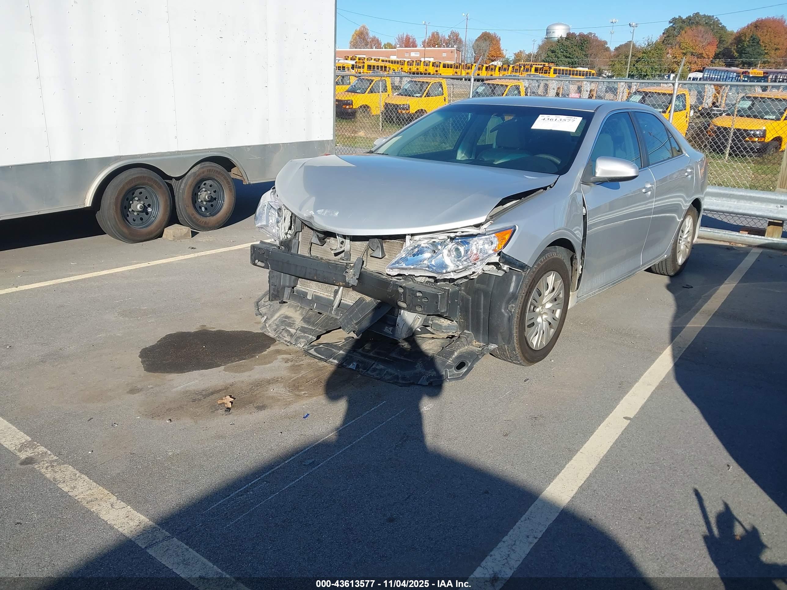 TOYOTA CAMRY image 2
