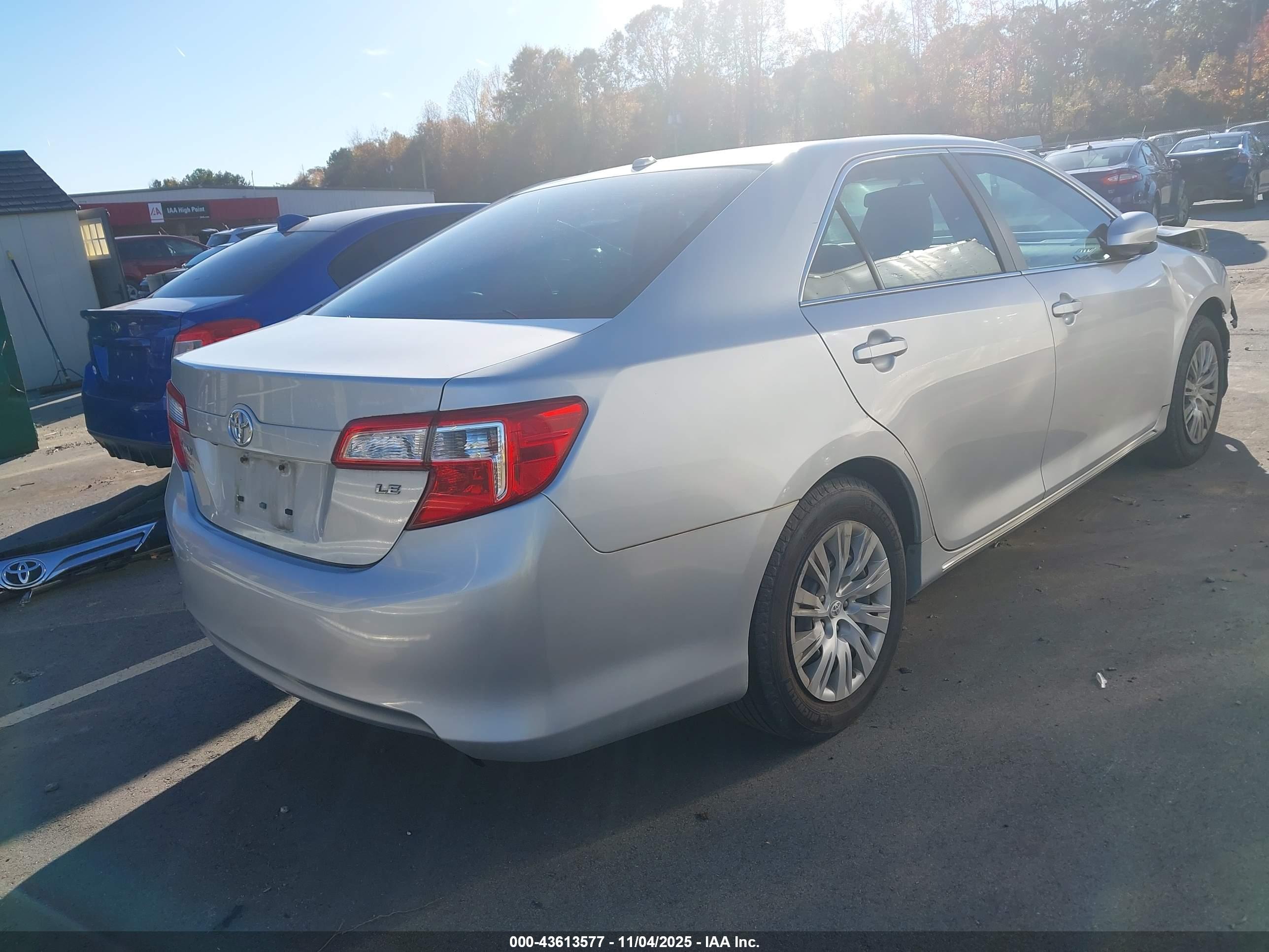 TOYOTA CAMRY image 4