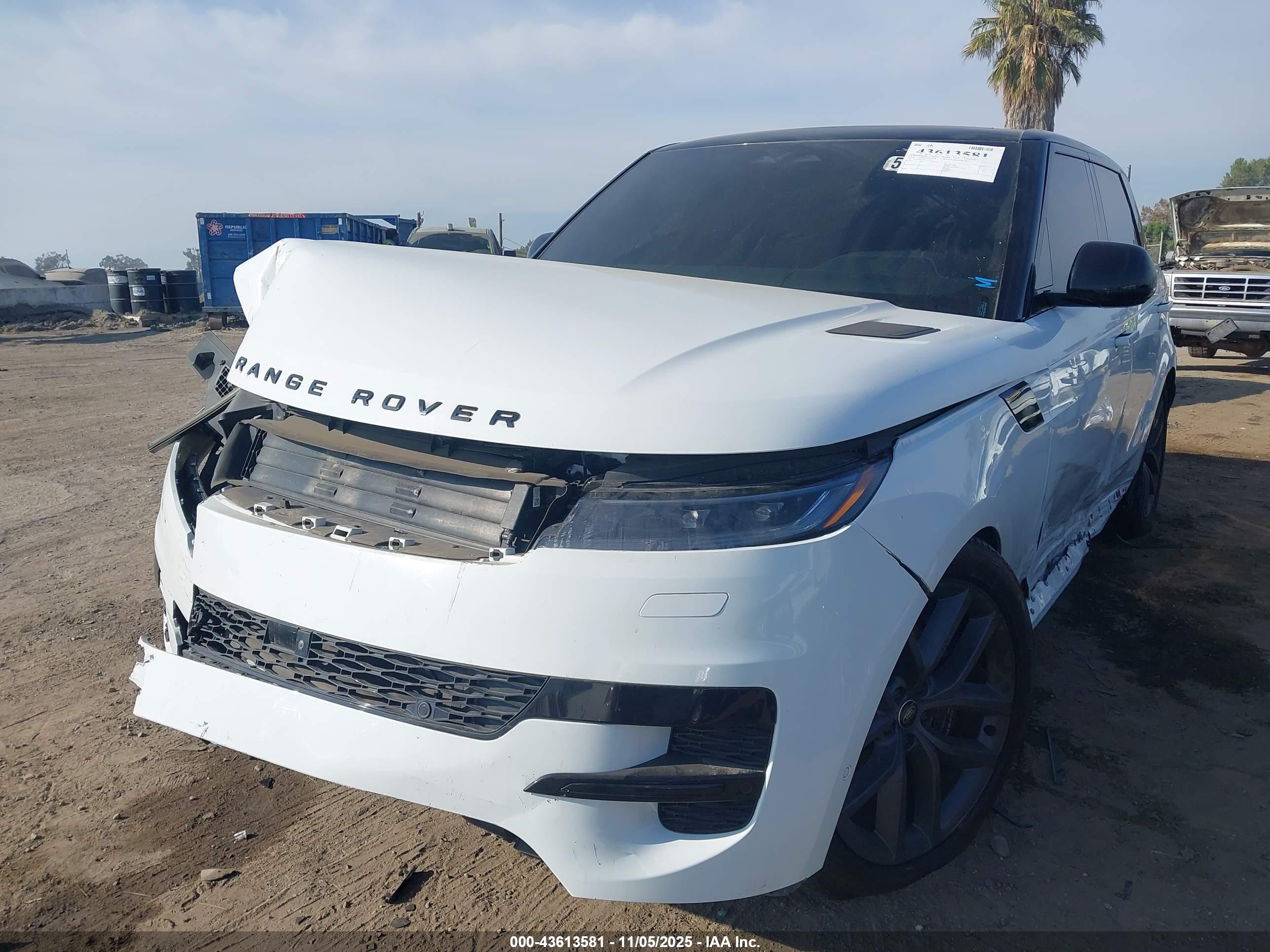LAND ROVER image 2