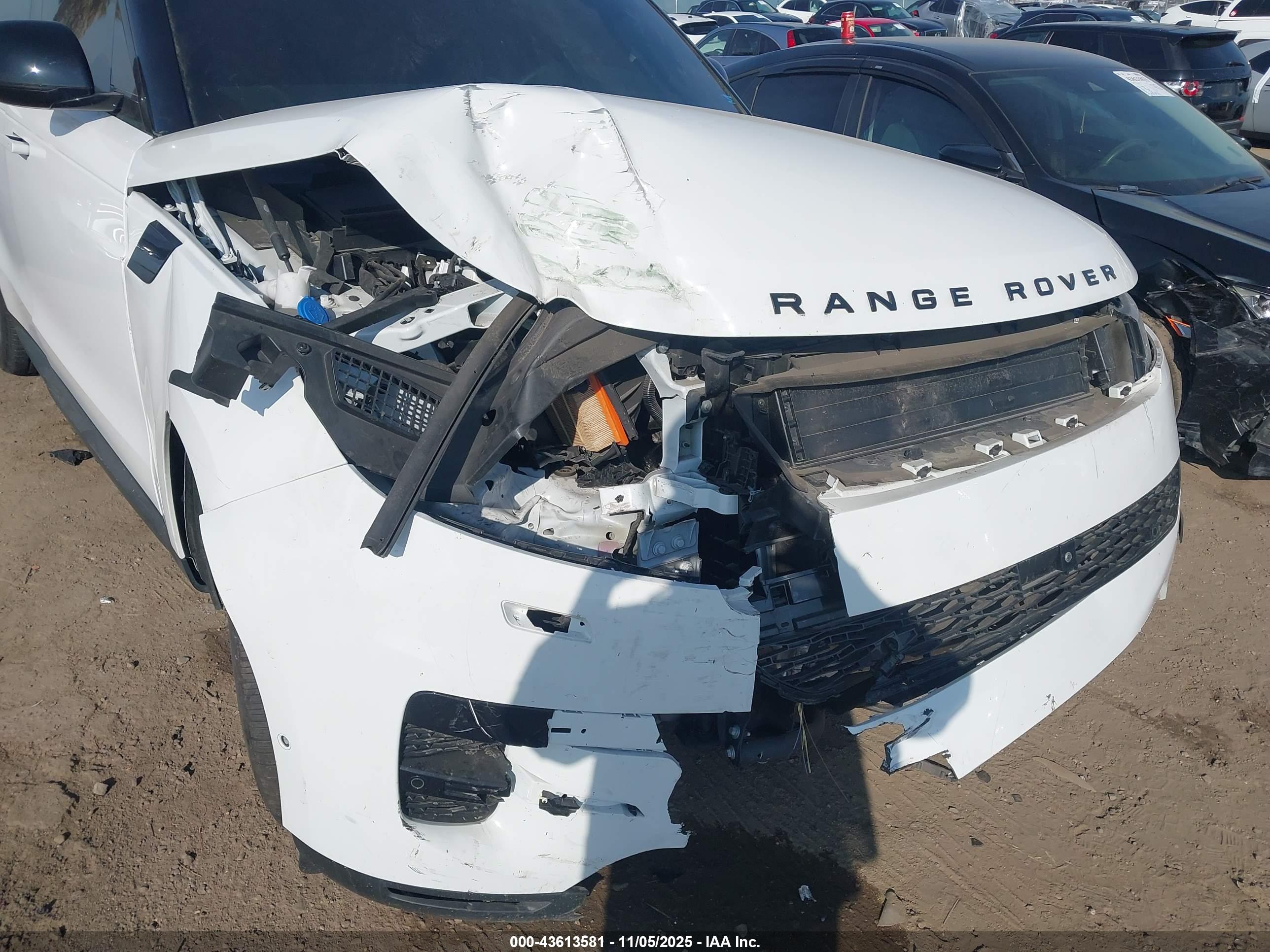 LAND ROVER image 6
