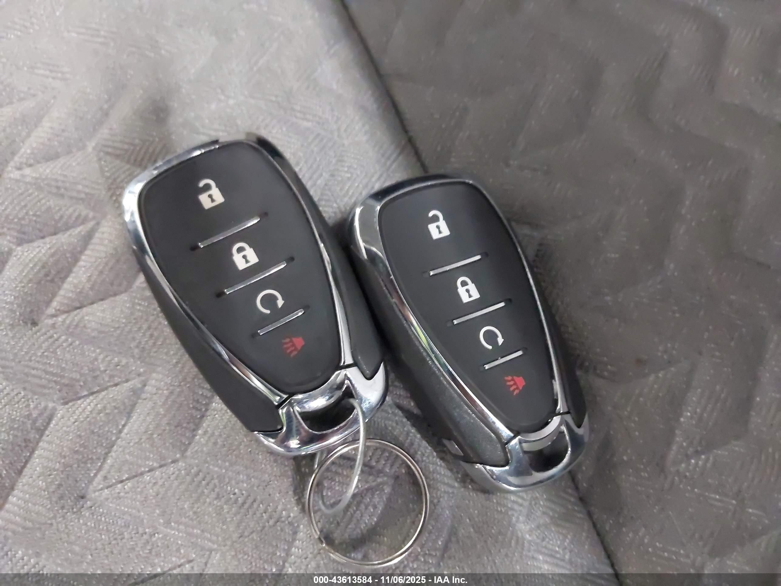 CHEVROLET EQUINOX image 11