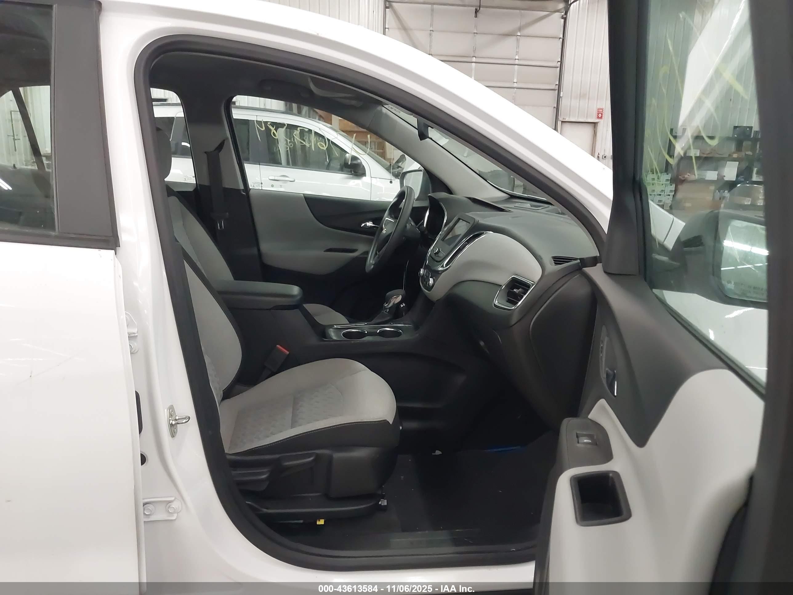 CHEVROLET EQUINOX image 5