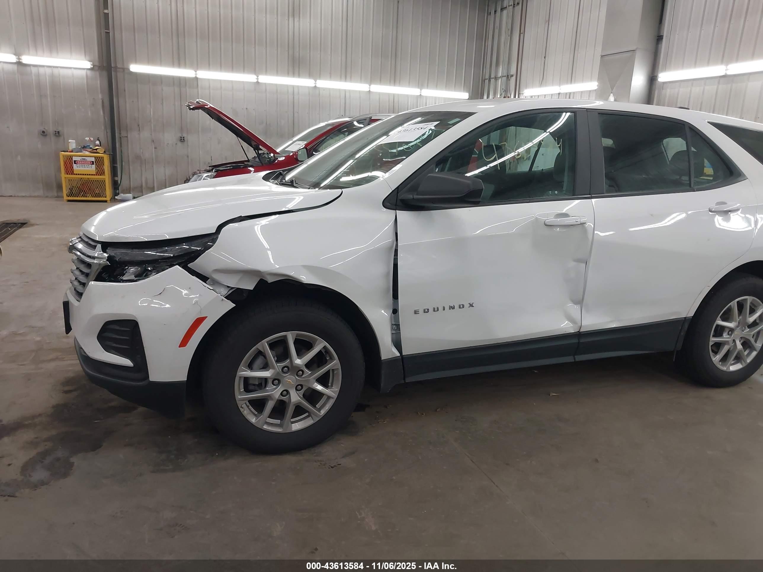 CHEVROLET EQUINOX image 6