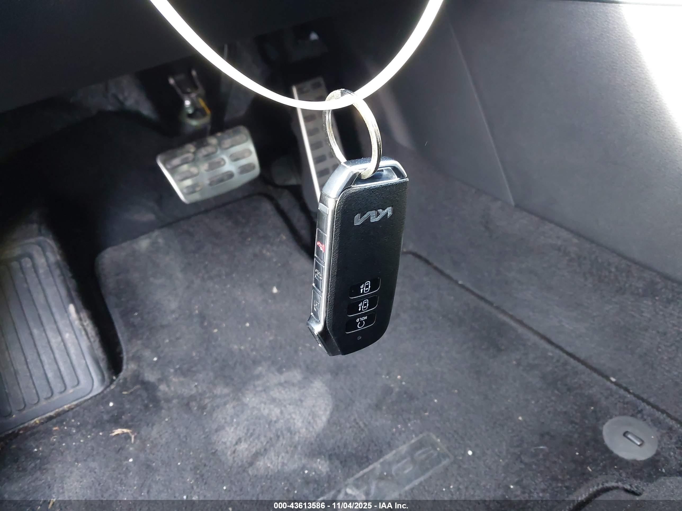 KIA SPORTAGE image 11