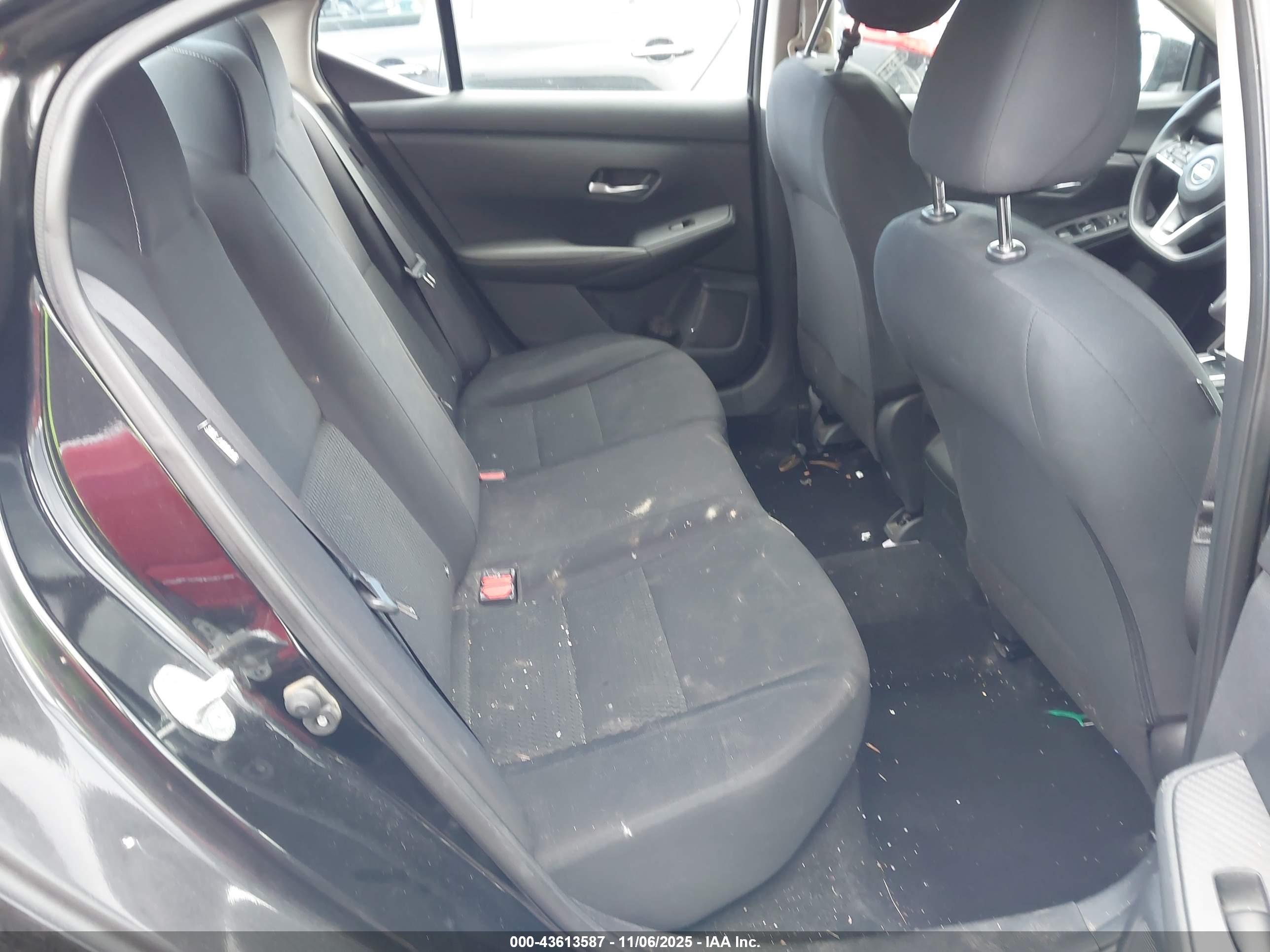 NISSAN SENTRA image 8