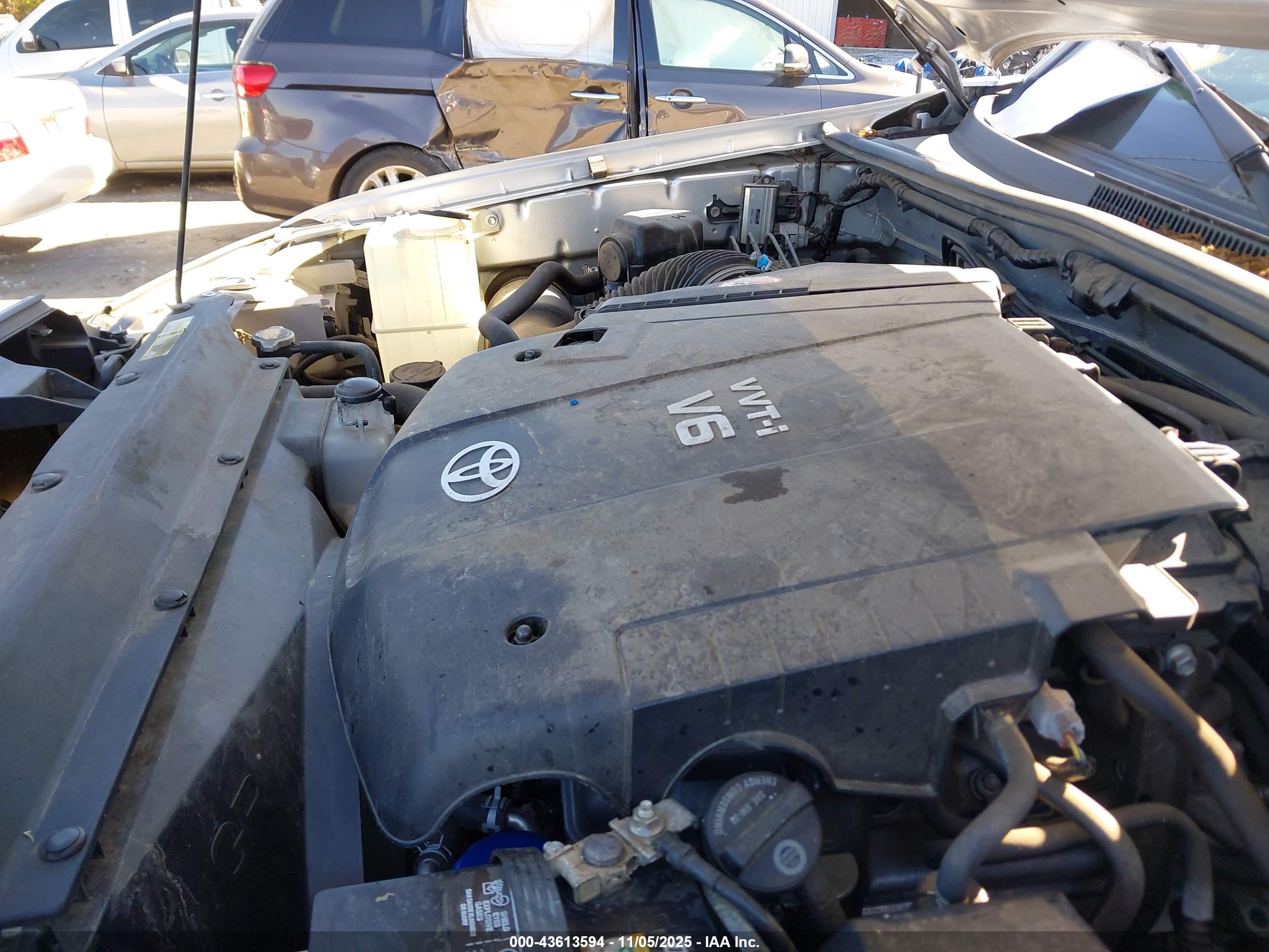 TOYOTA TACOMA image 10