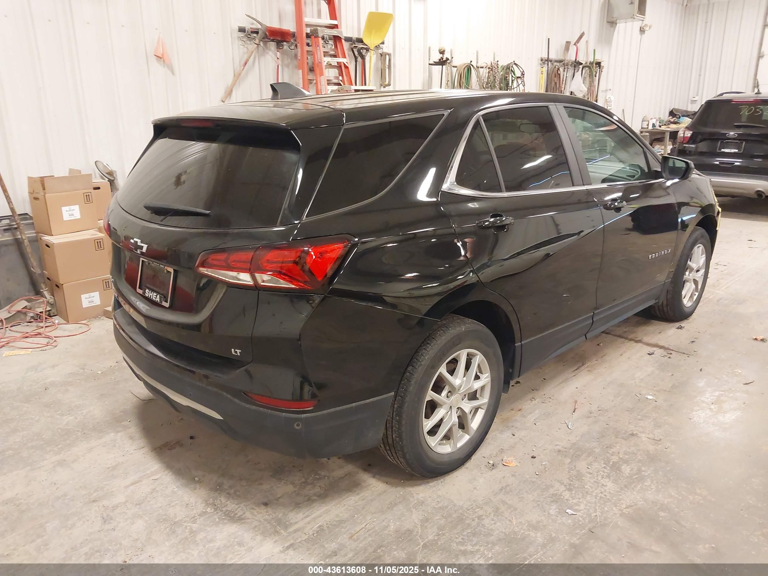 CHEVROLET EQUINOX image 4