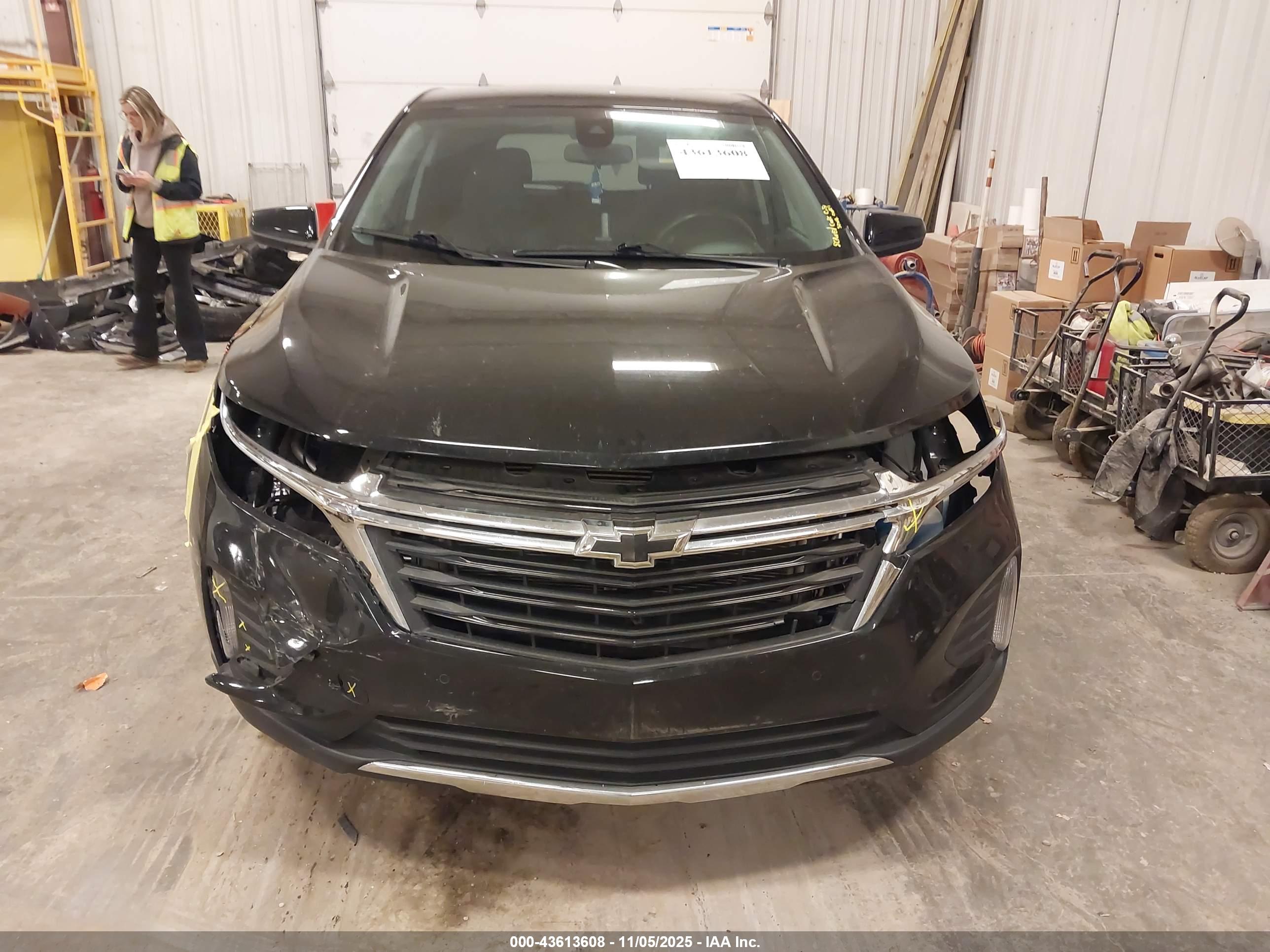 CHEVROLET EQUINOX image 6