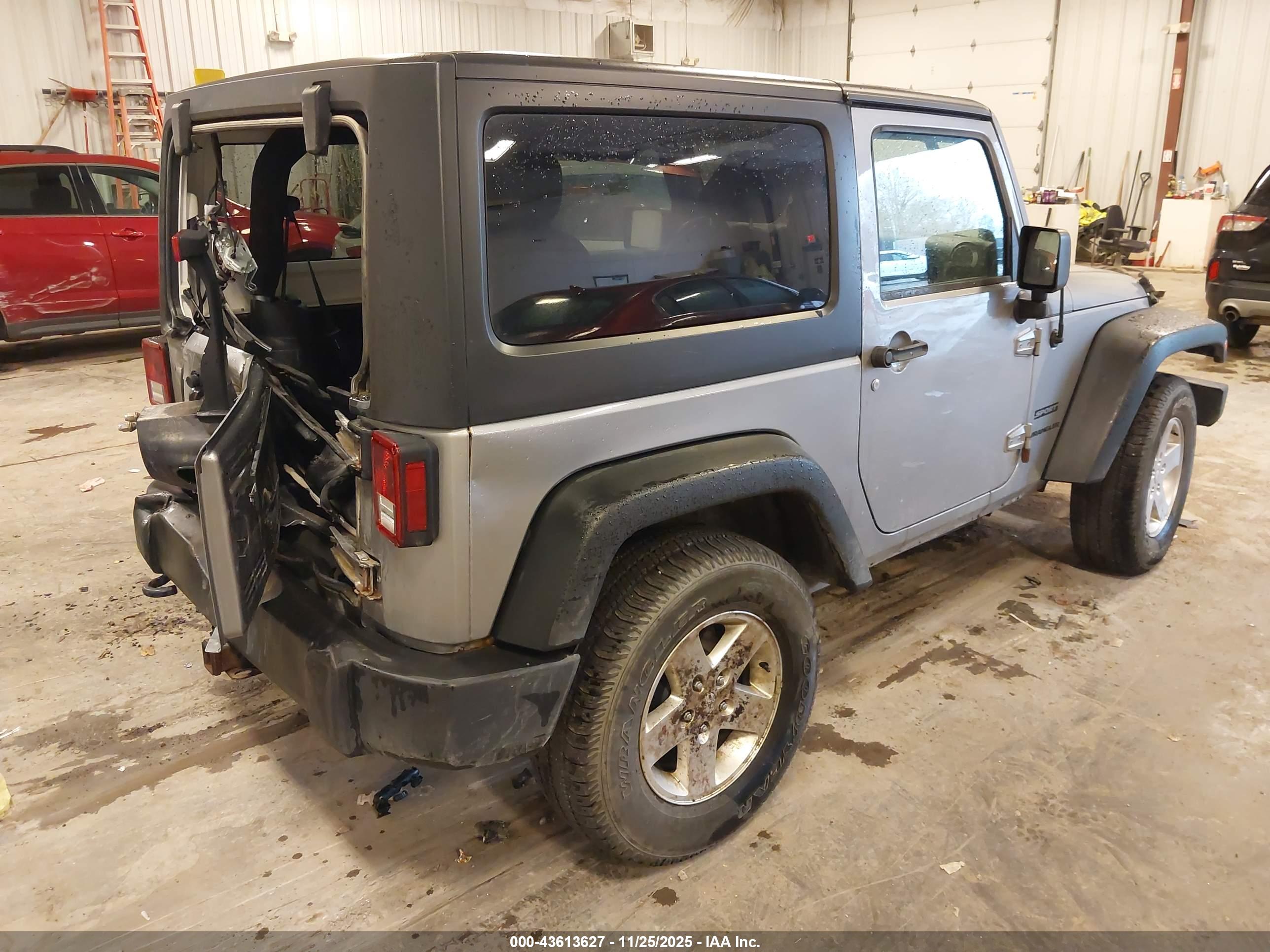 JEEP WRANGLER image 4