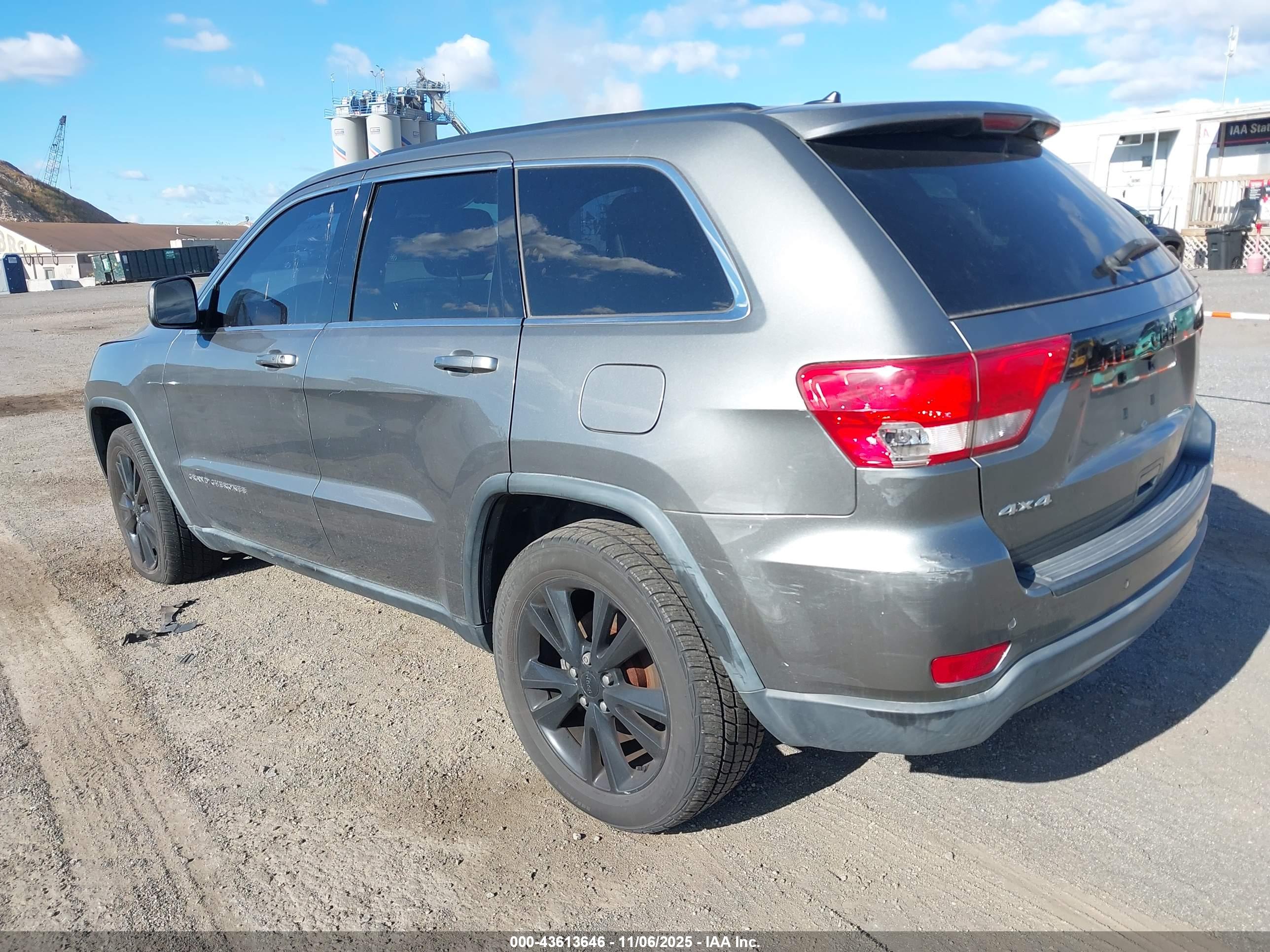 JEEP GRAND image 3