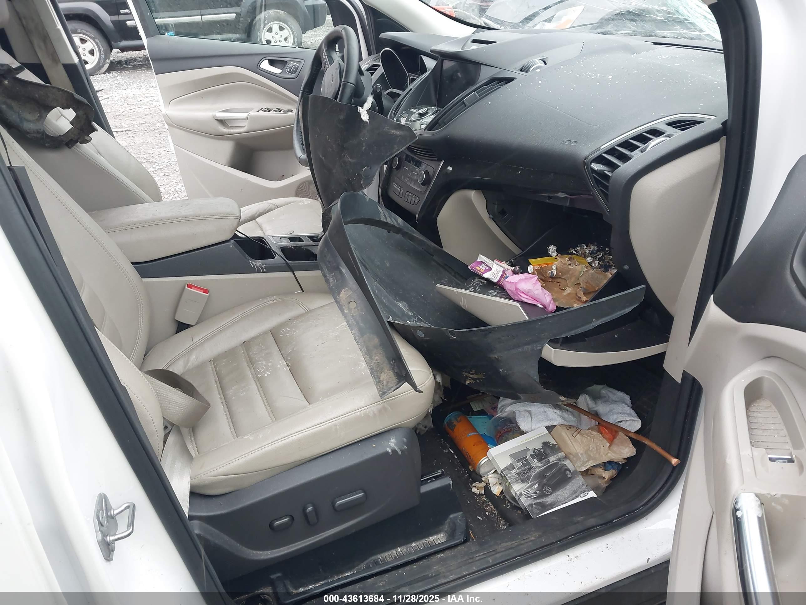 FORD ESCAPE image 5