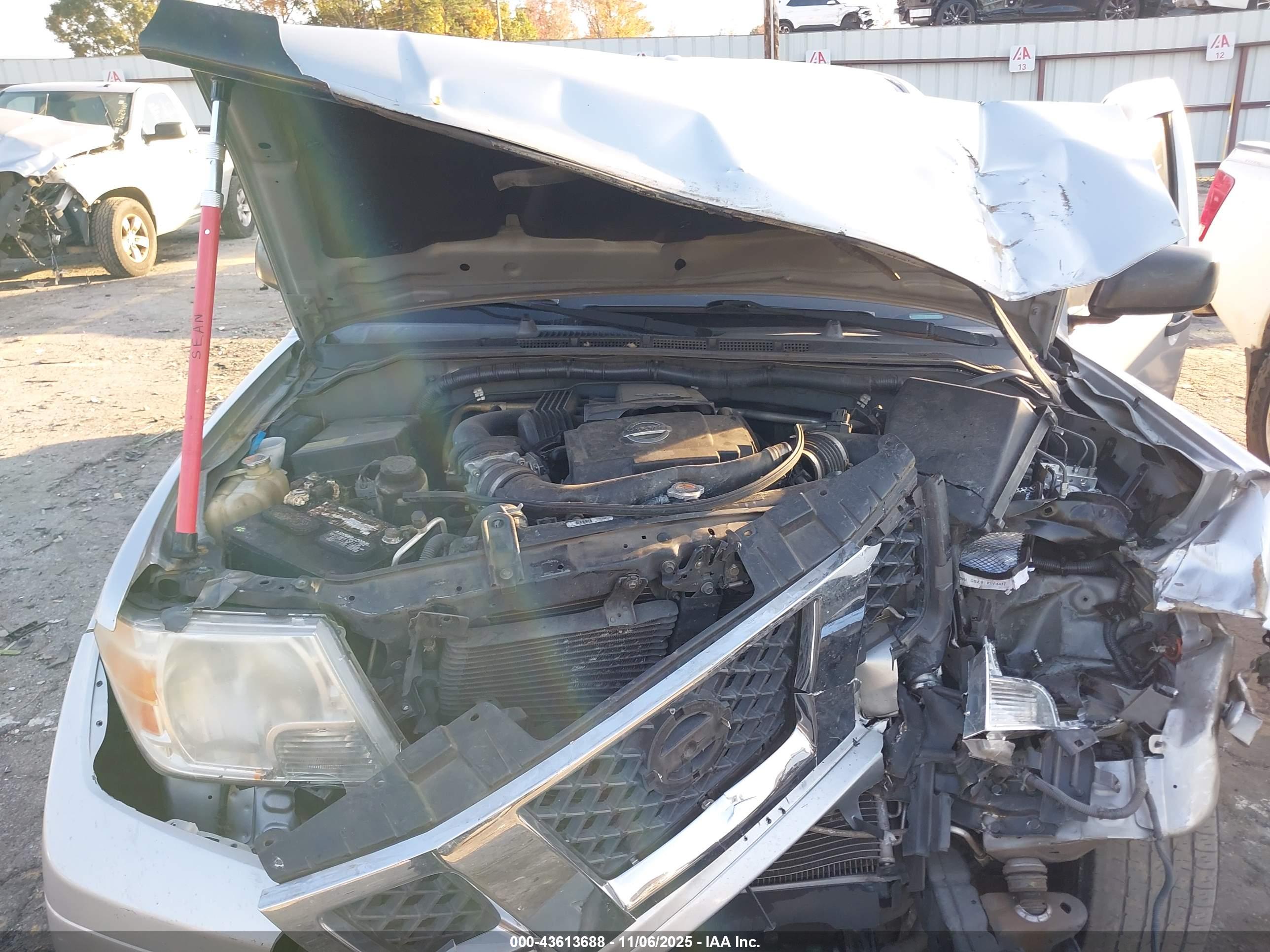 NISSAN FRONTIER image 10