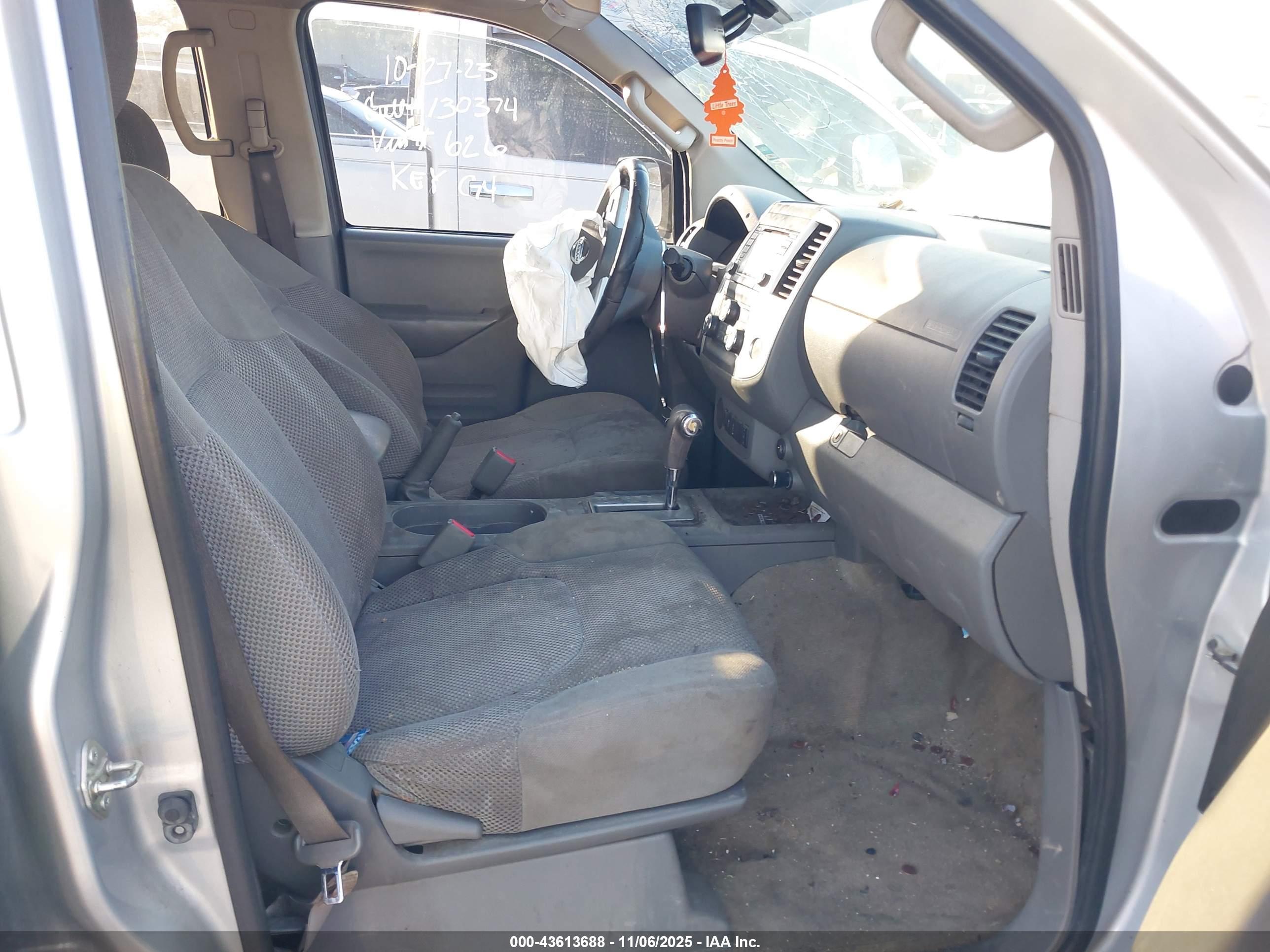 NISSAN FRONTIER image 5