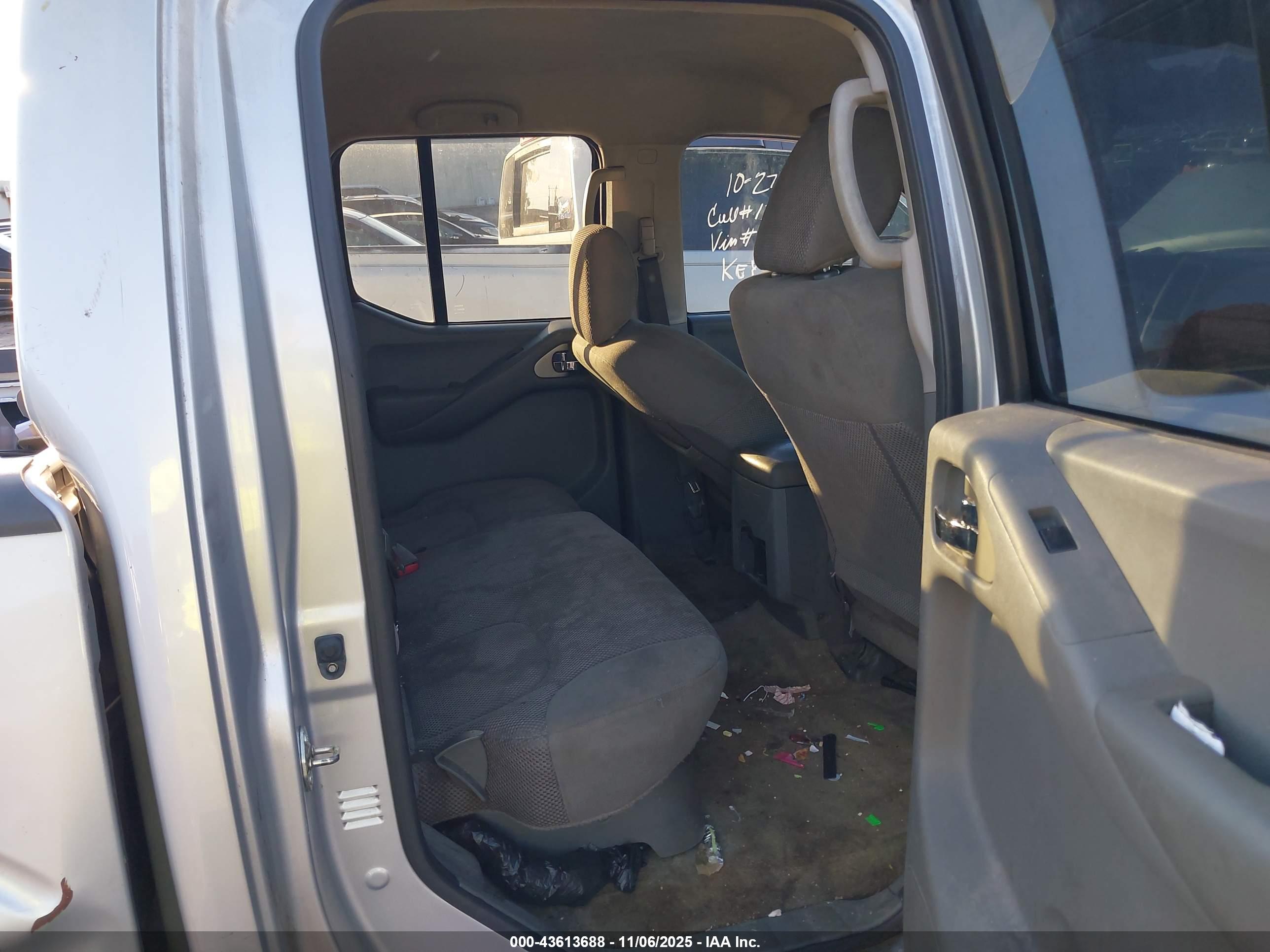 NISSAN FRONTIER image 8