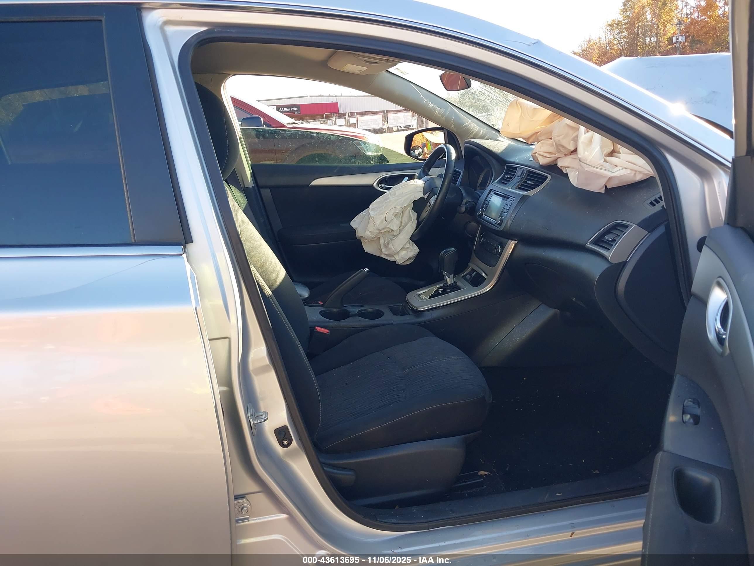NISSAN SENTRA image 5