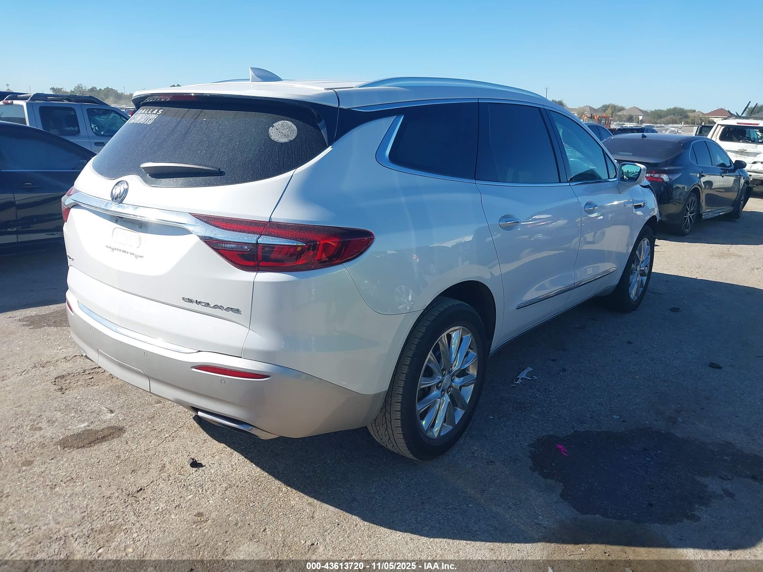 BUICK ENCLAVE image 4