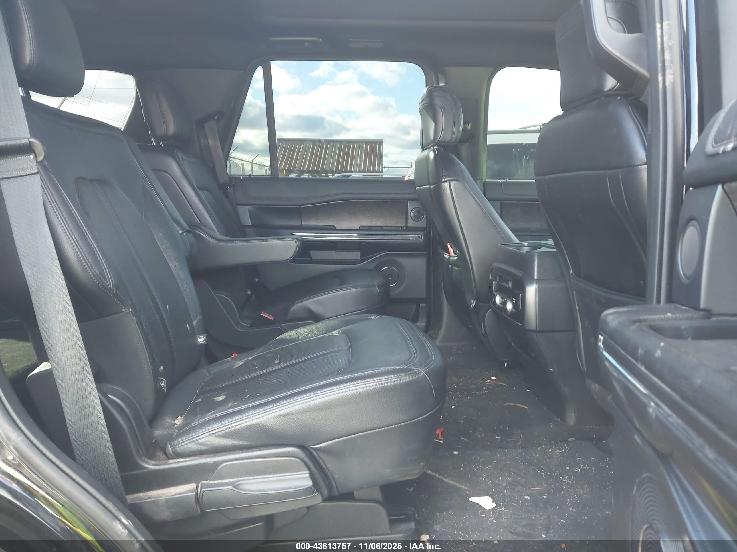 FORD EXPEDITION image 8