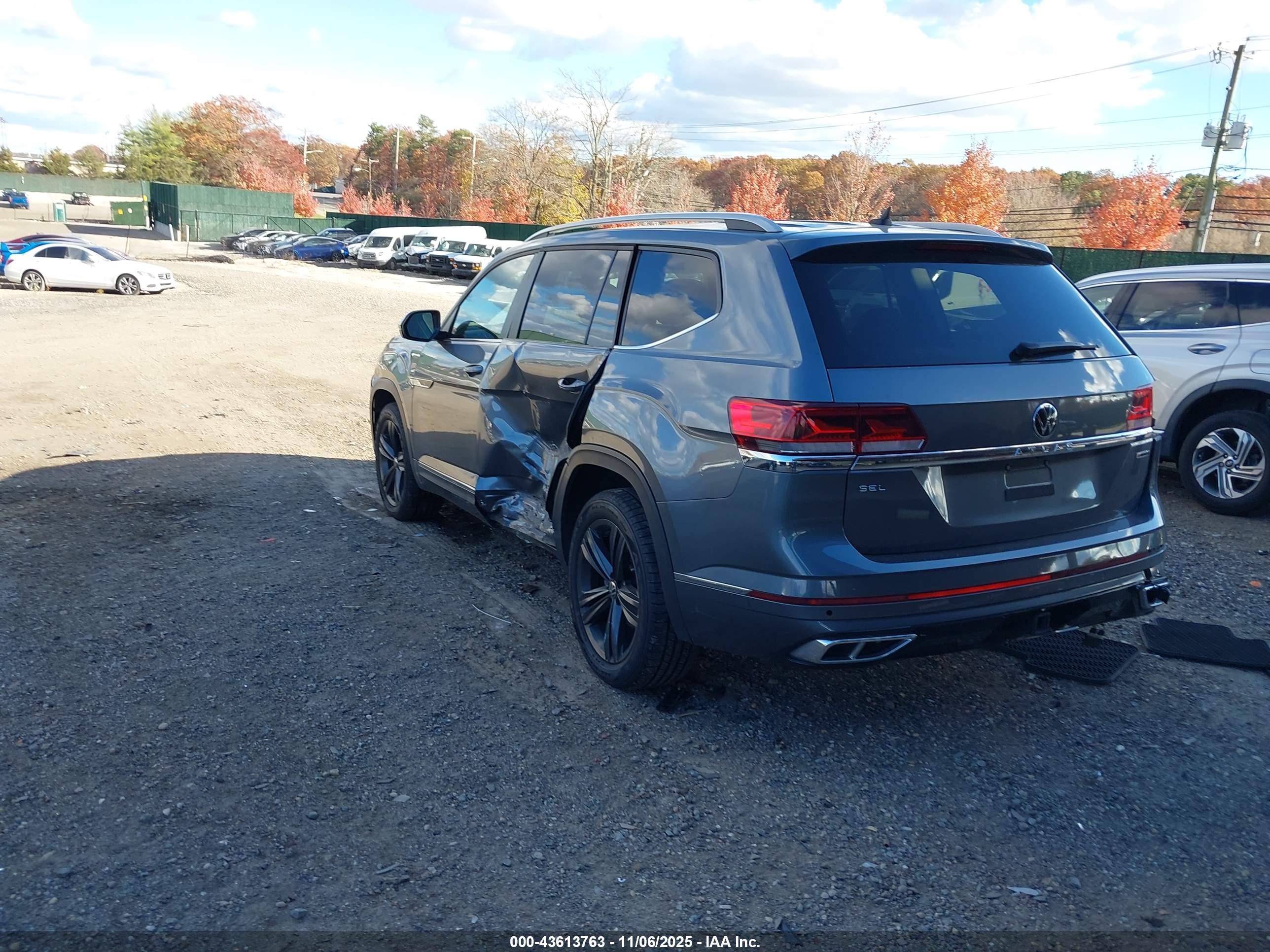 VOLKSWAGEN ATLAS image 3