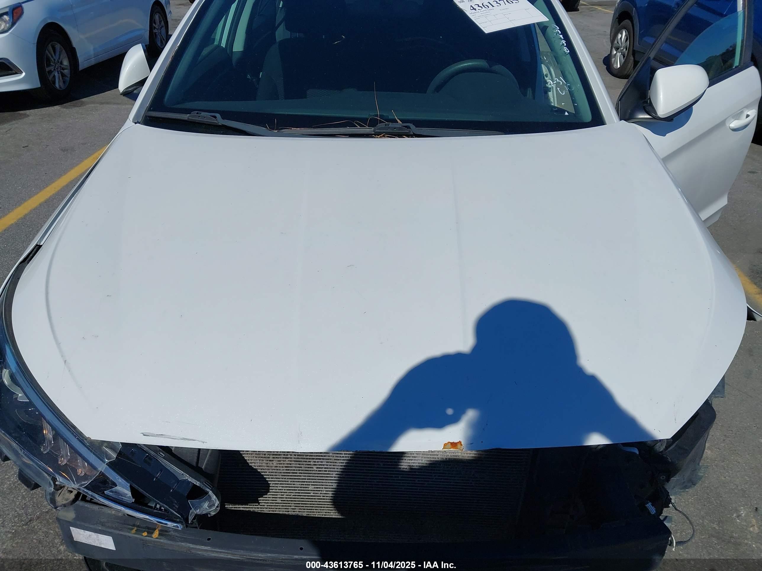 HYUNDAI ELANTRA image 10