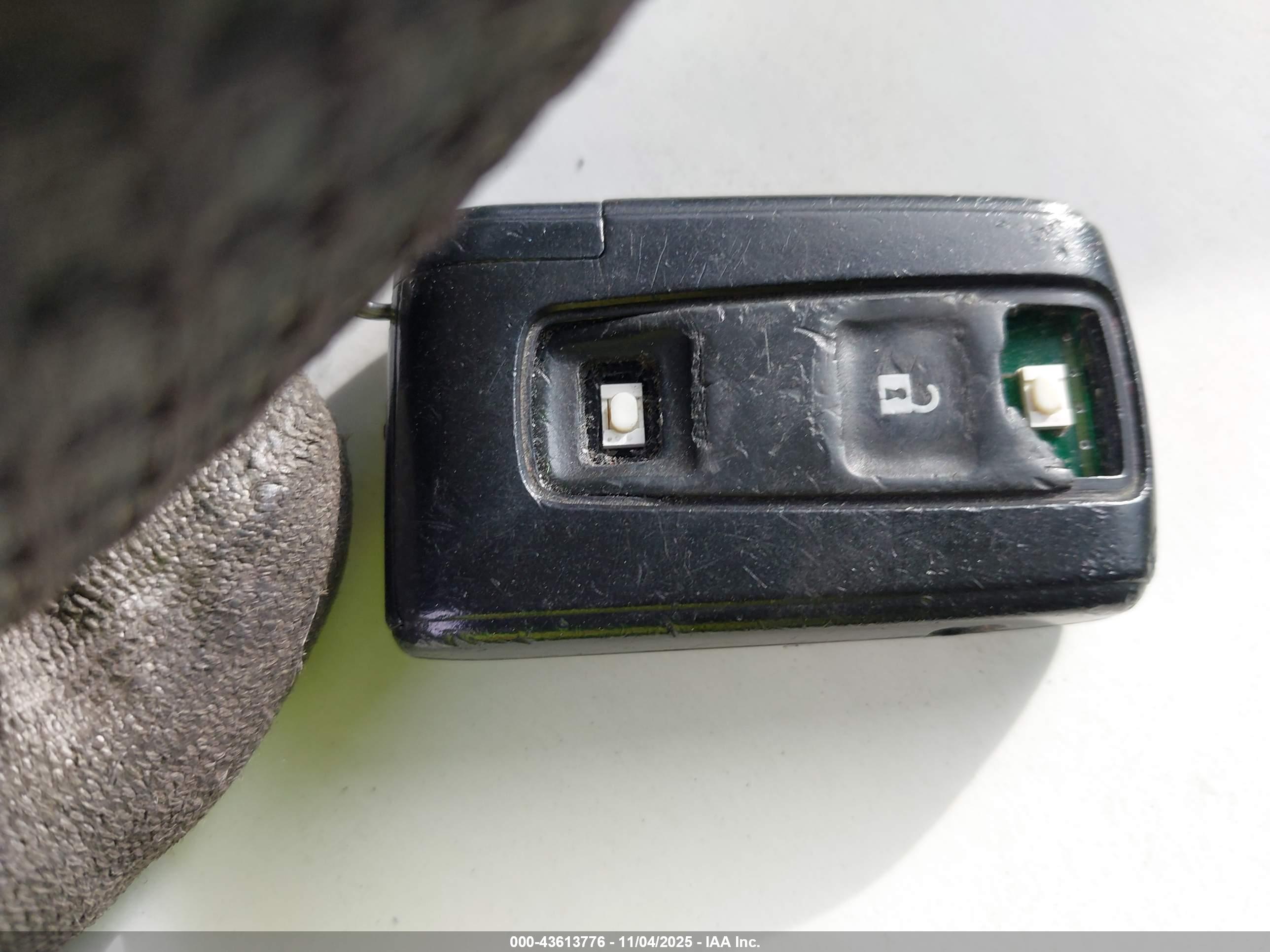 TOYOTA PRIUS image 11