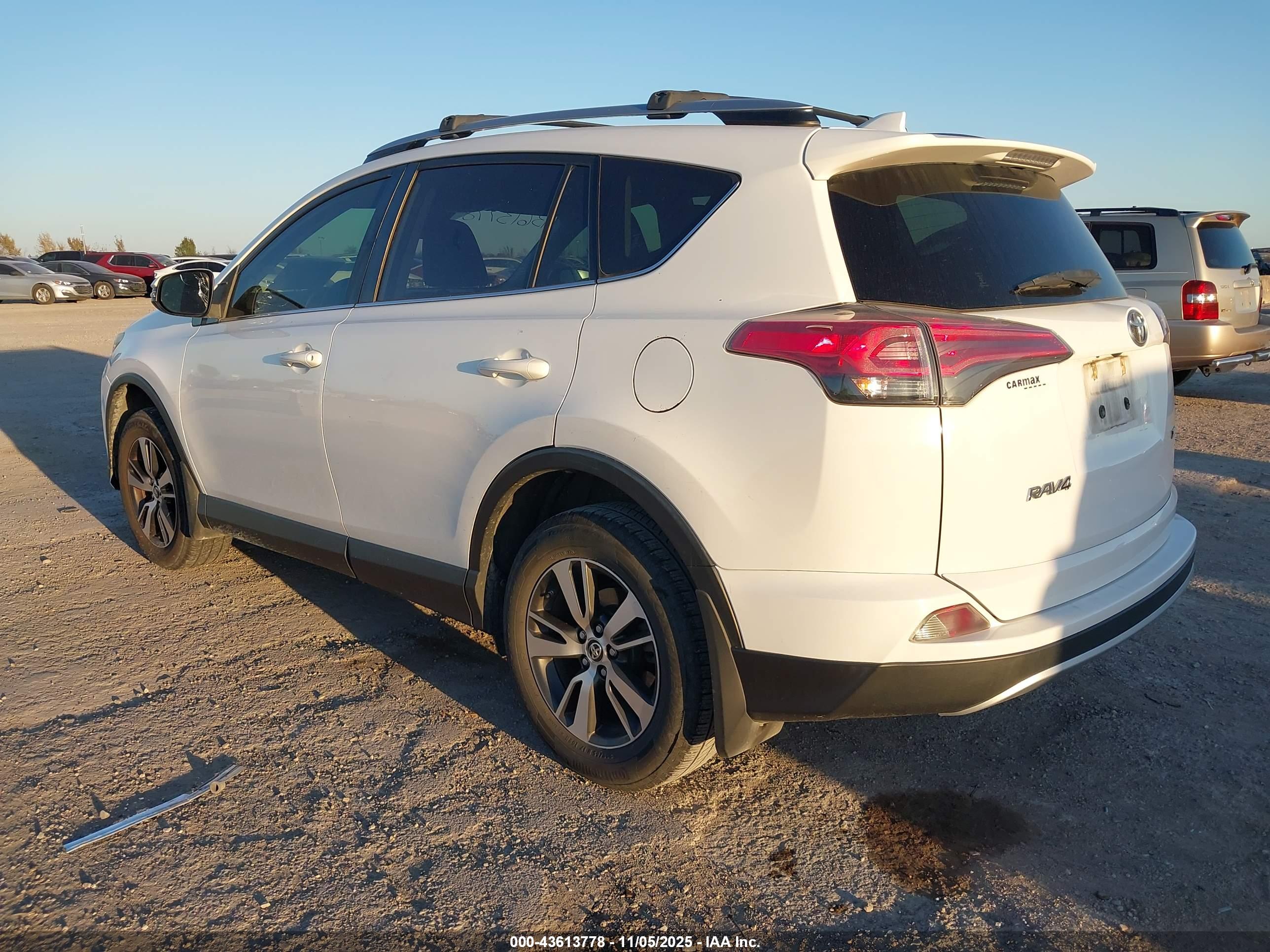 TOYOTA RAV4 image 3