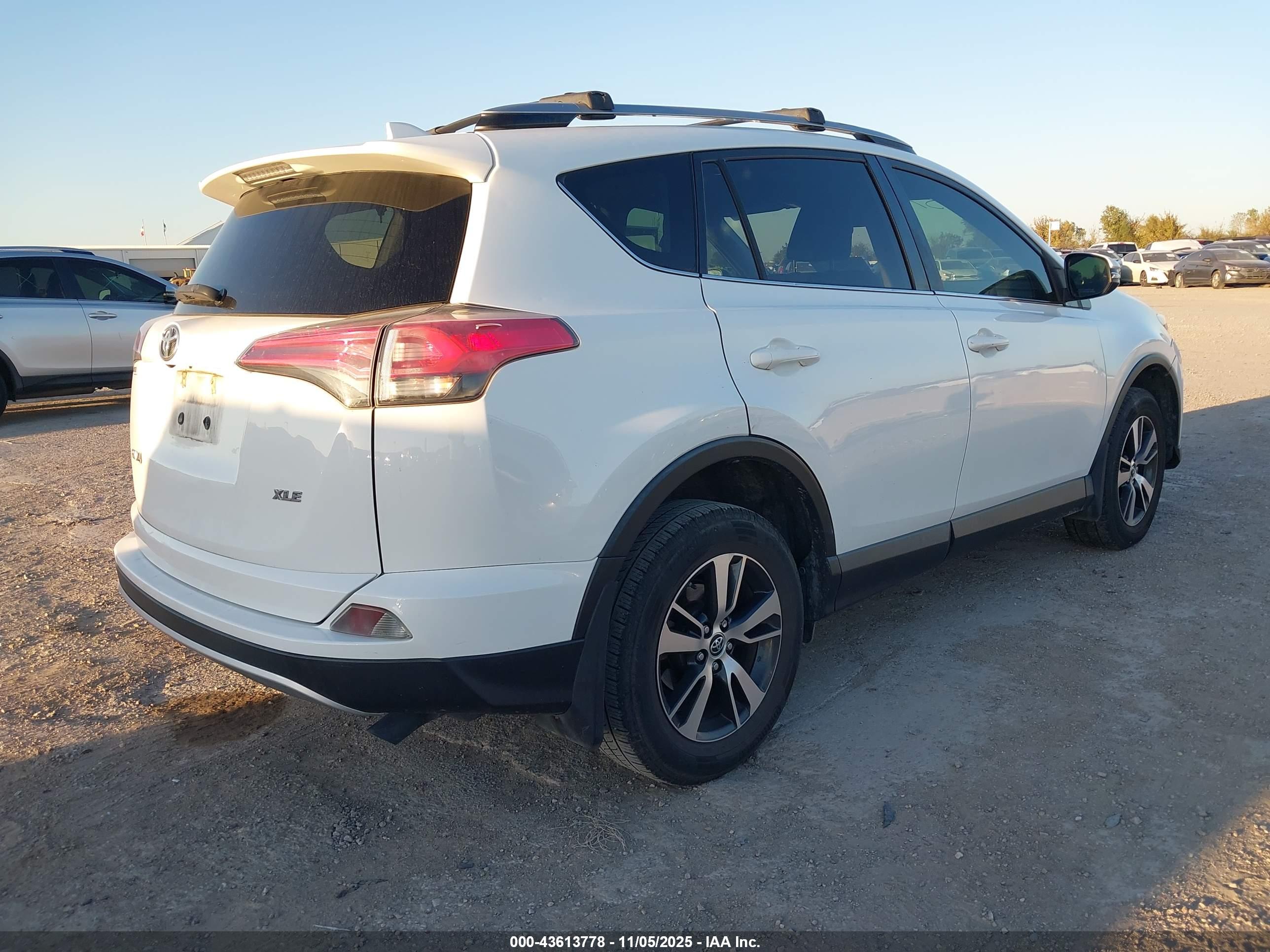 TOYOTA RAV4 image 4