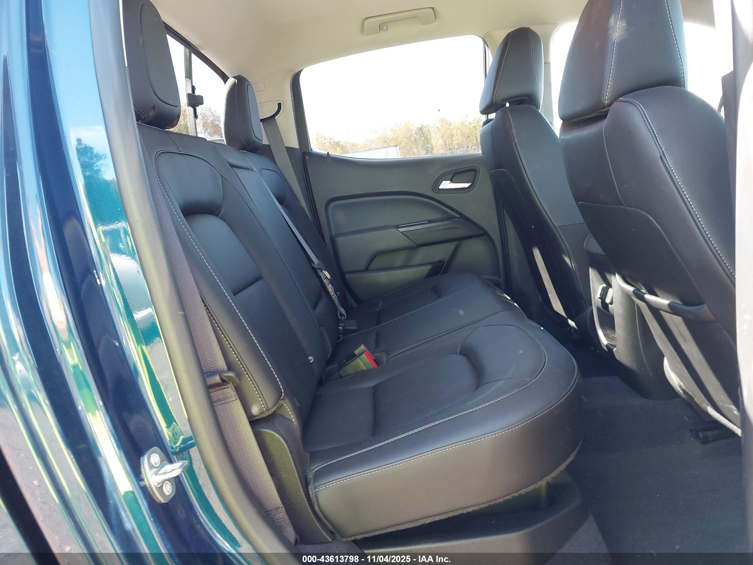 CHEVROLET COLORADO image 8