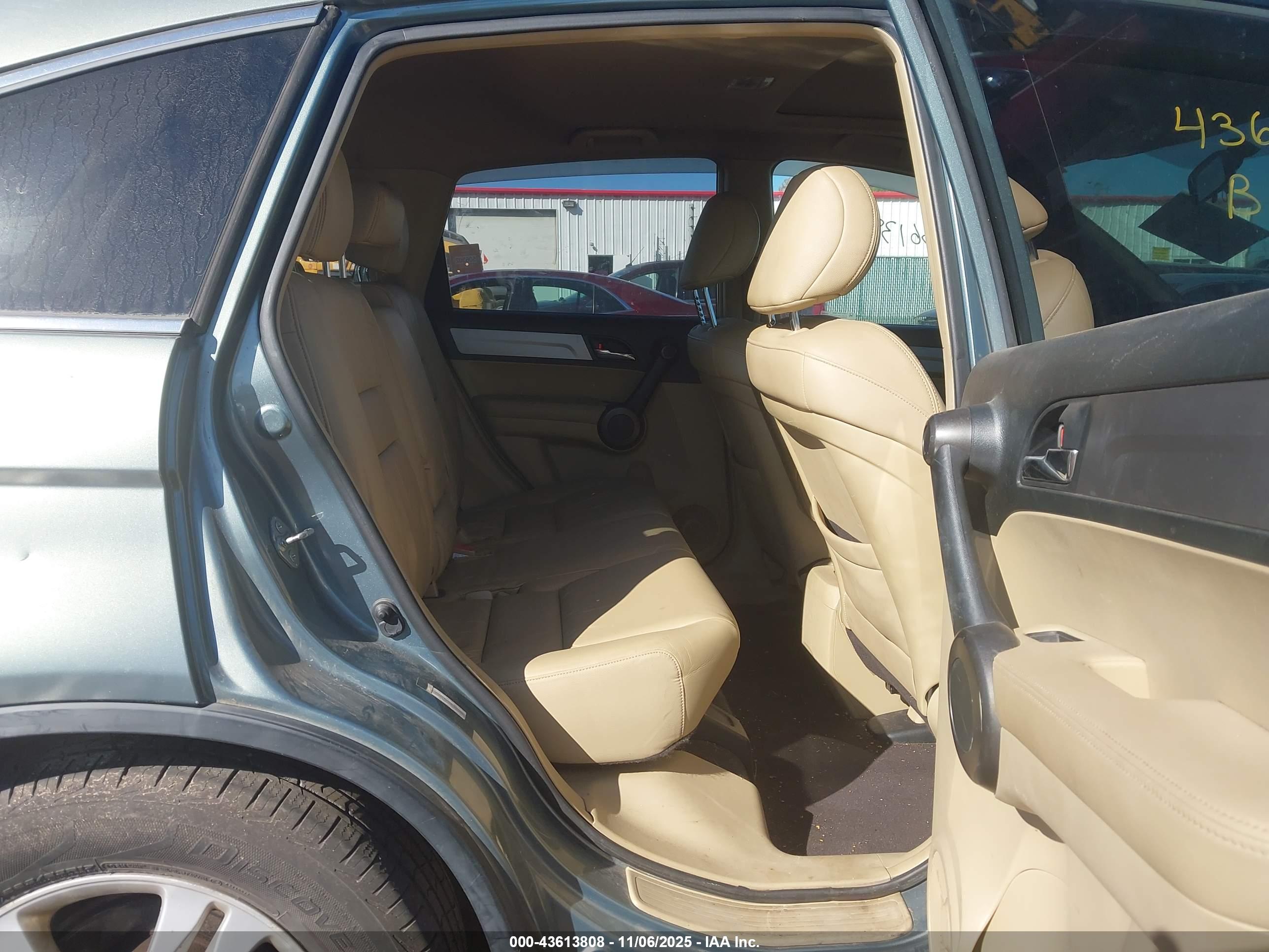 HONDA CR-V image 8