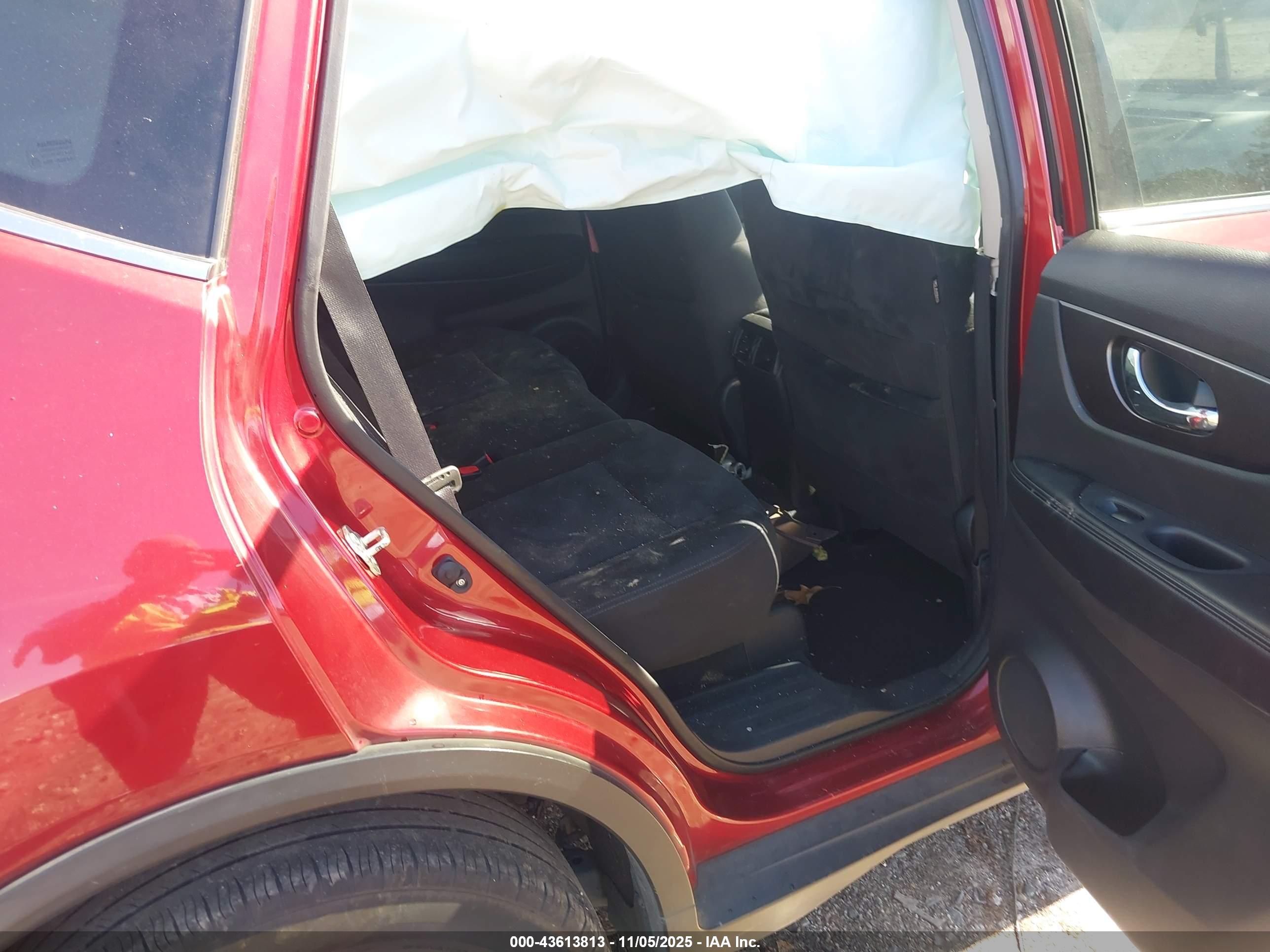 NISSAN ROGUE image 8