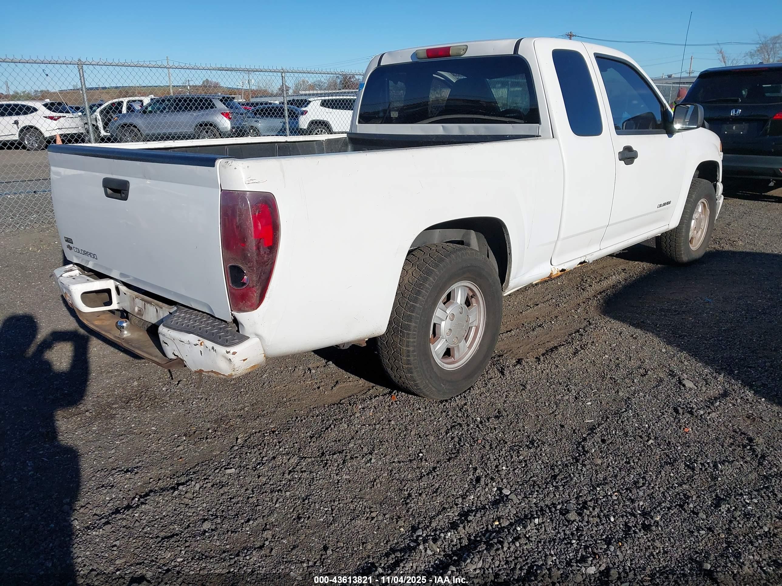 CHEVROLET COLORADO image 4