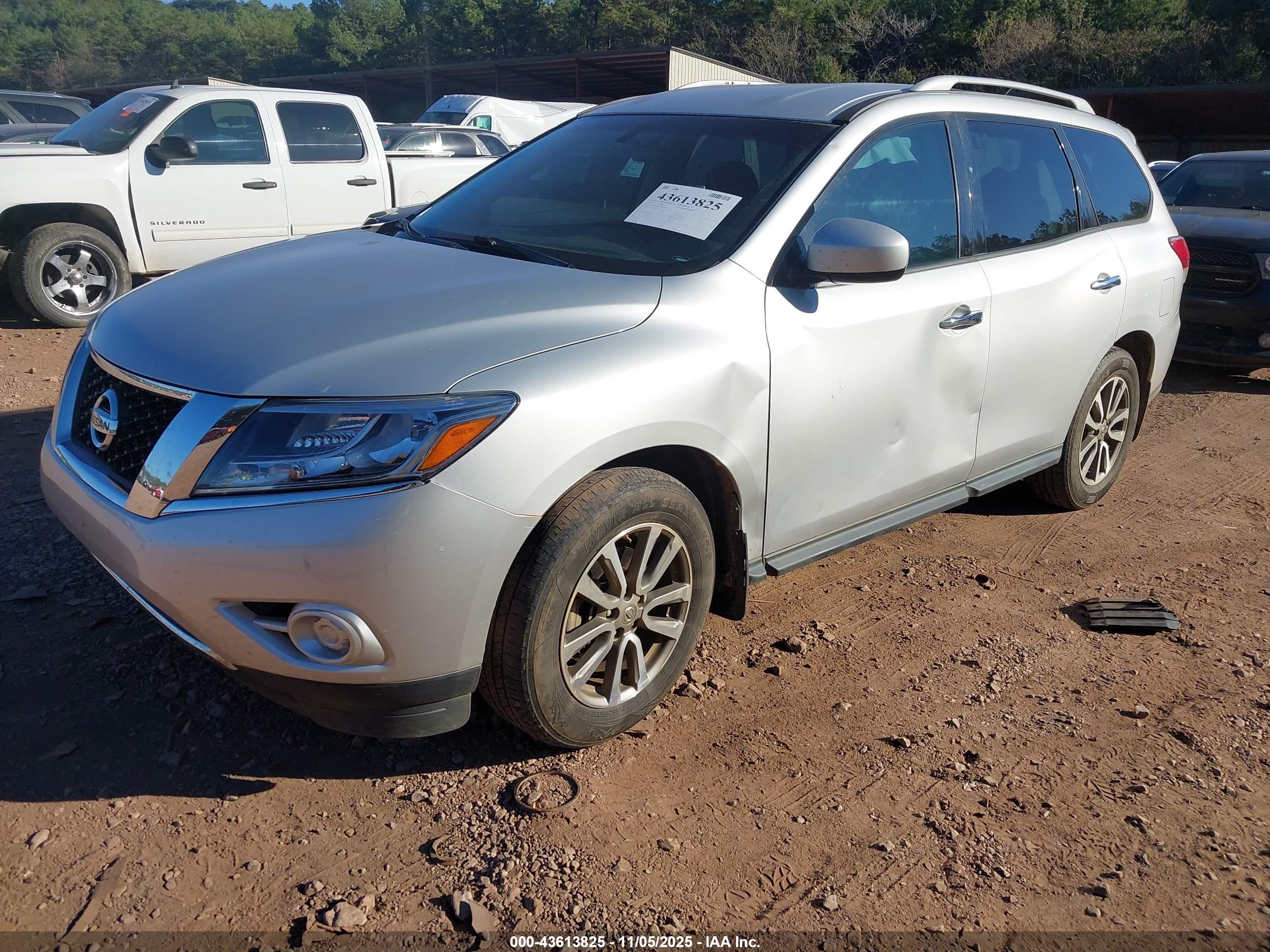 NISSAN PATHFINDER image 2