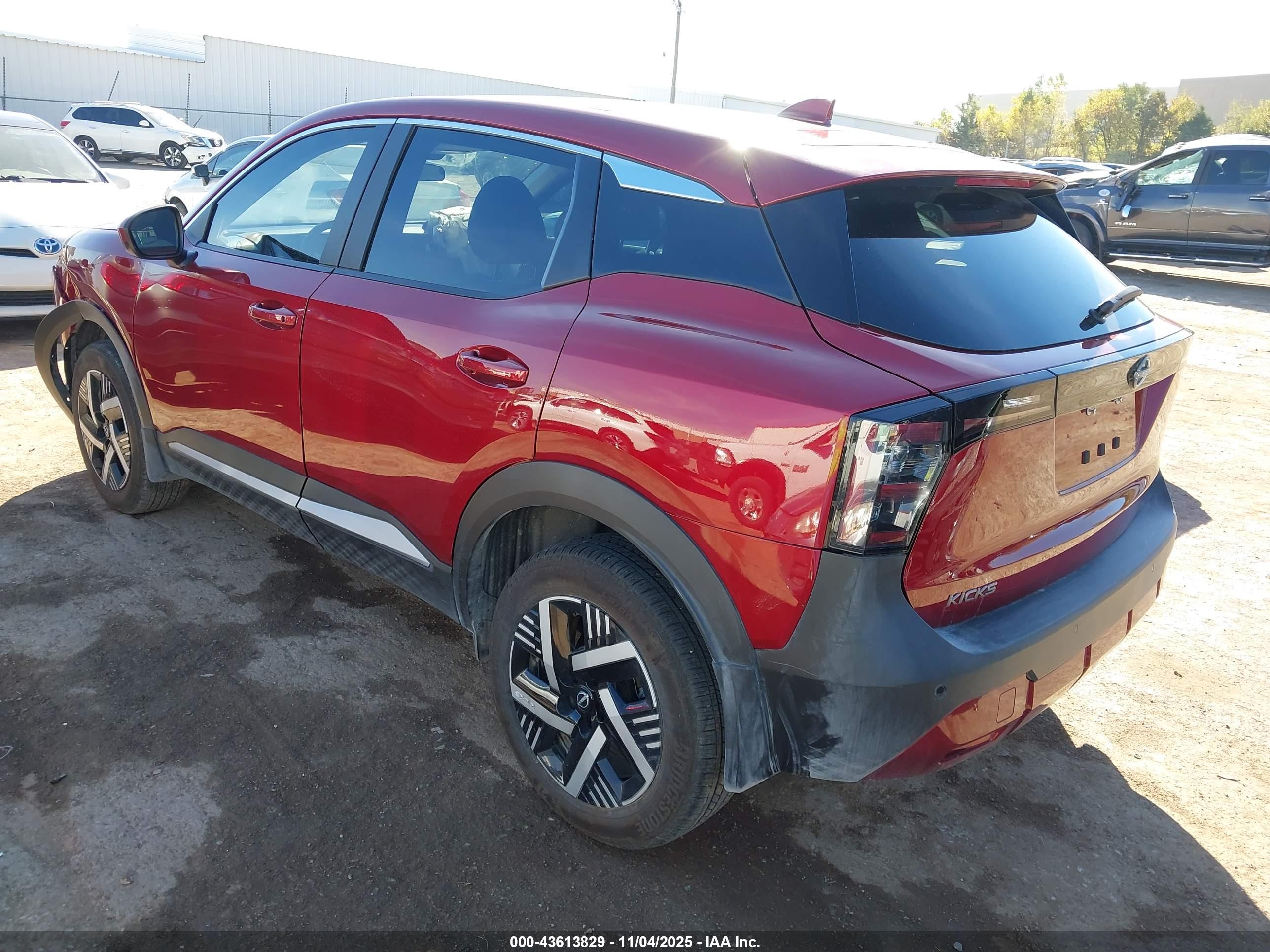 NISSAN KICKS image 3