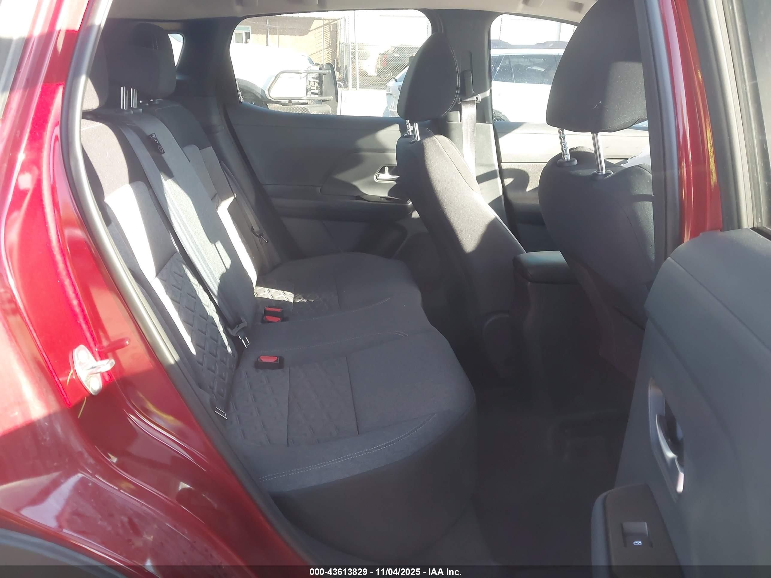 NISSAN KICKS image 8