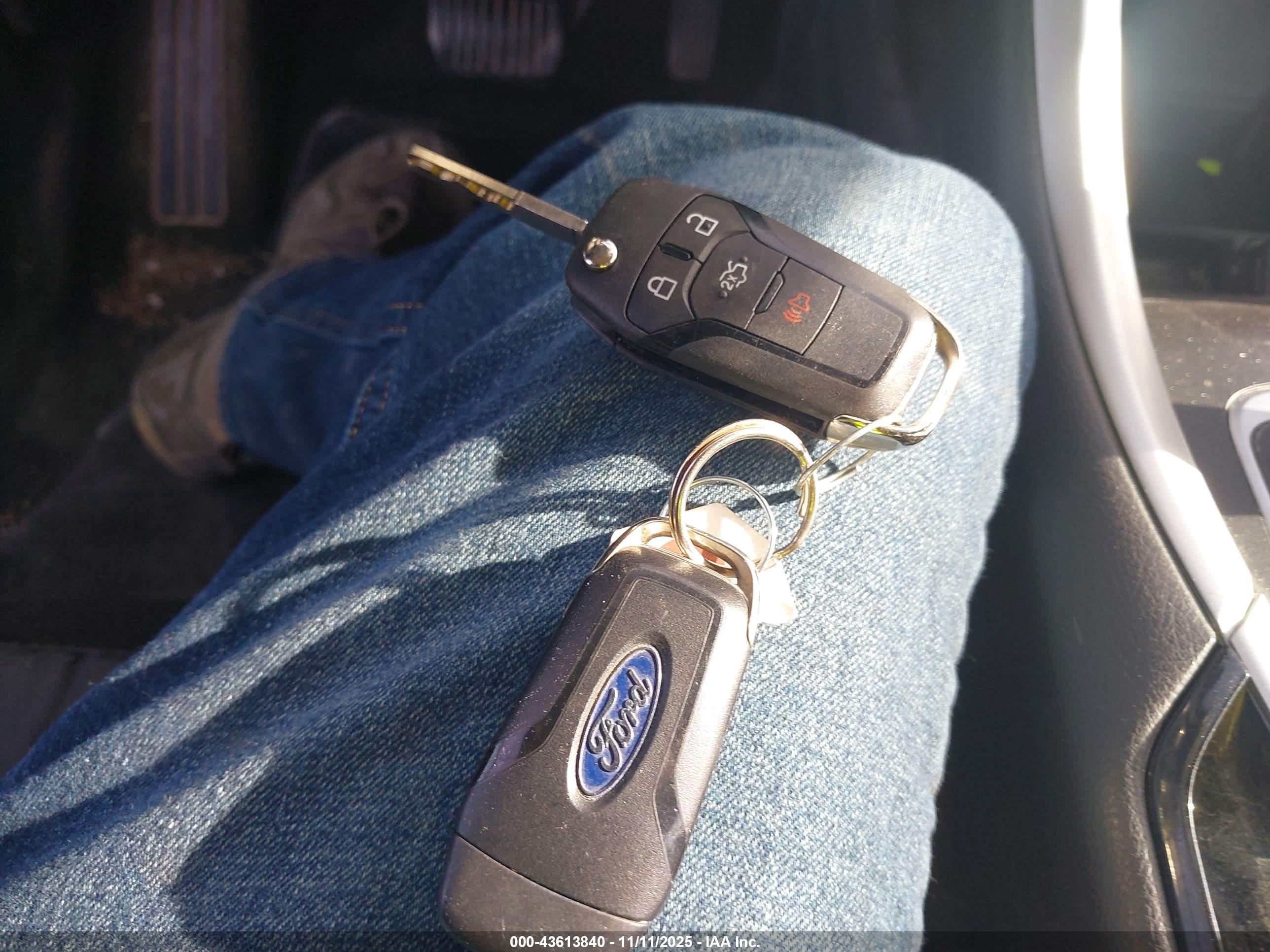 FORD FUSION image 11