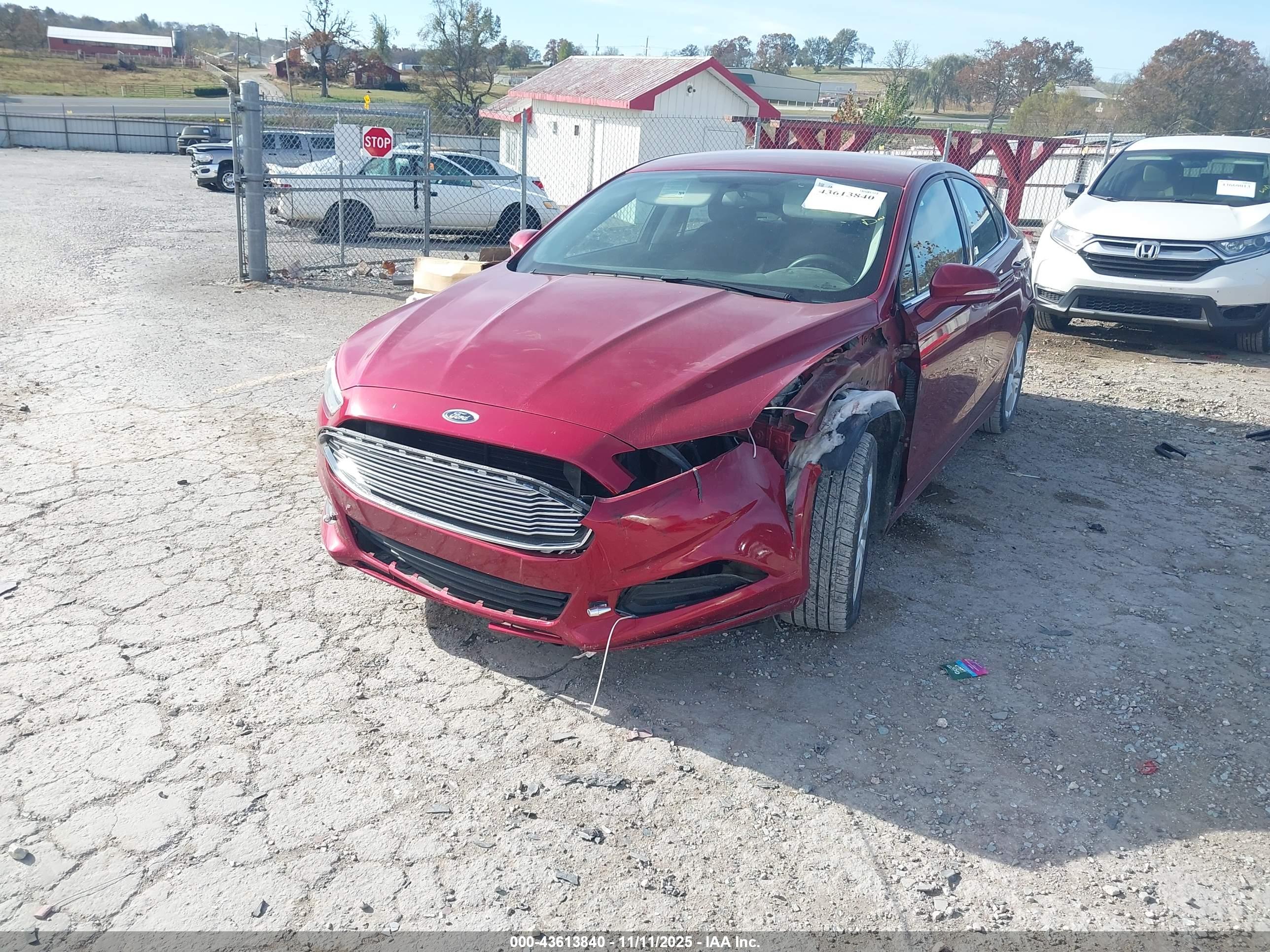 FORD FUSION image 6