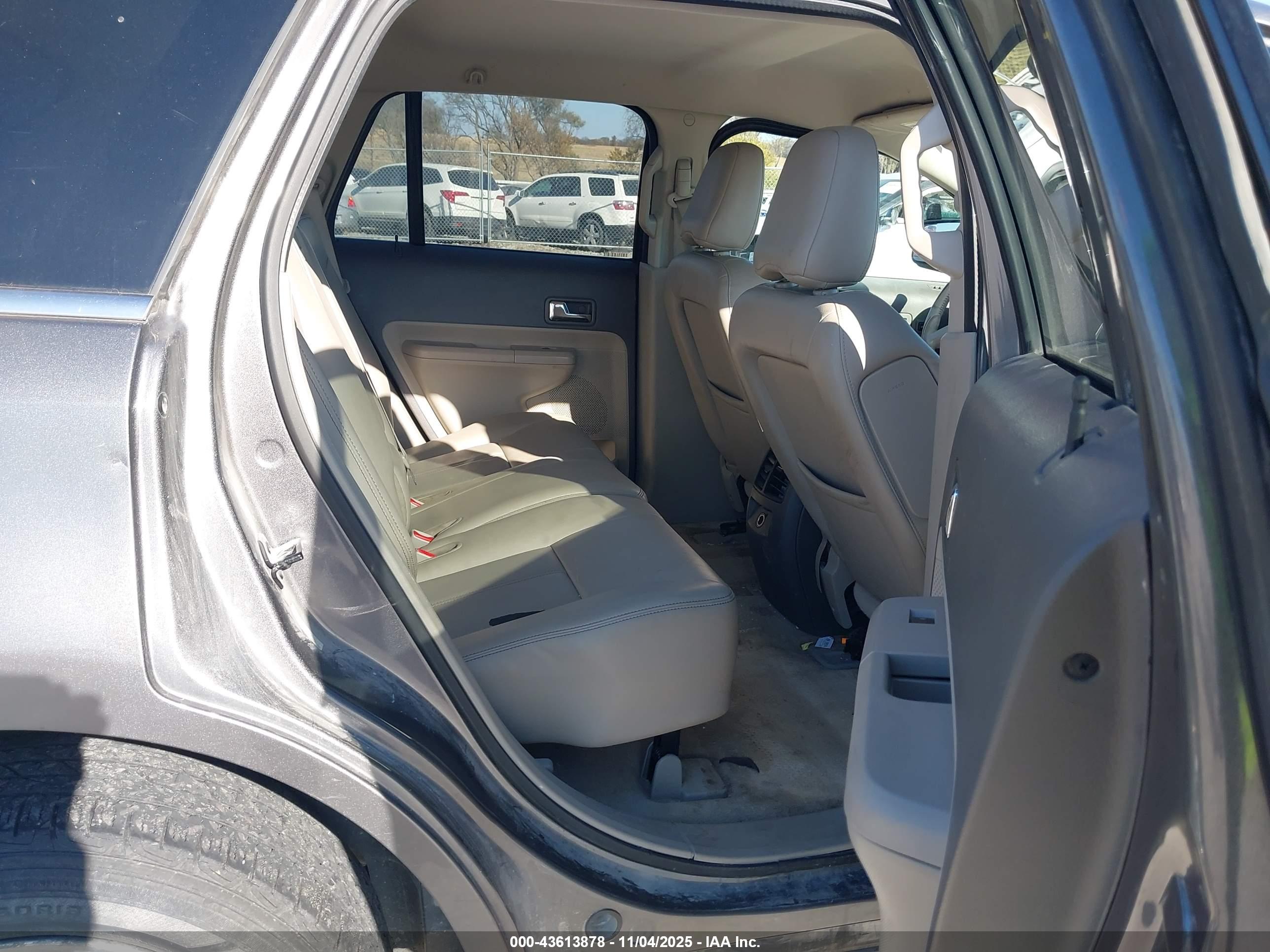 FORD EDGE image 8