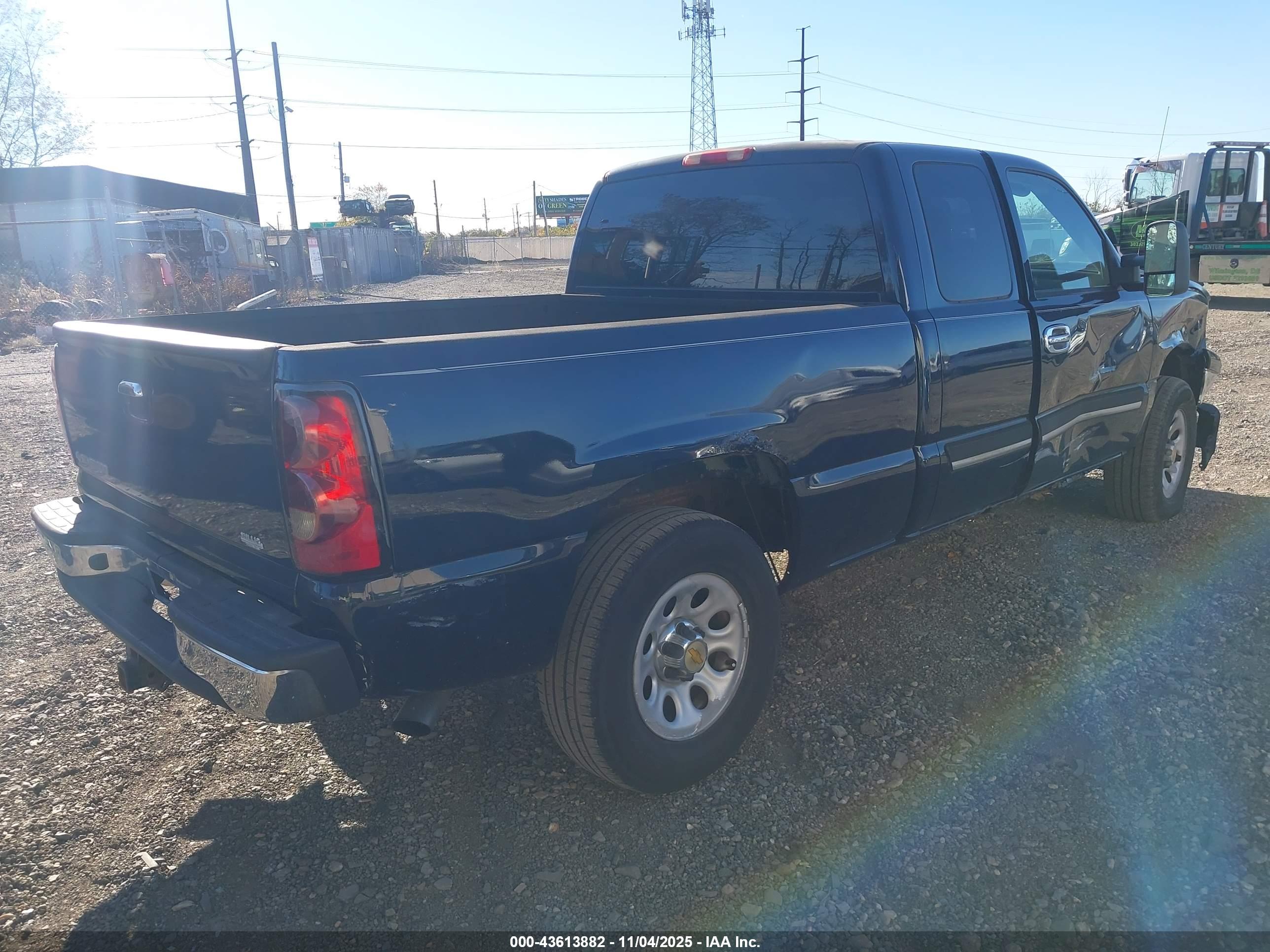 CHEVROLET SILVERADO image 4