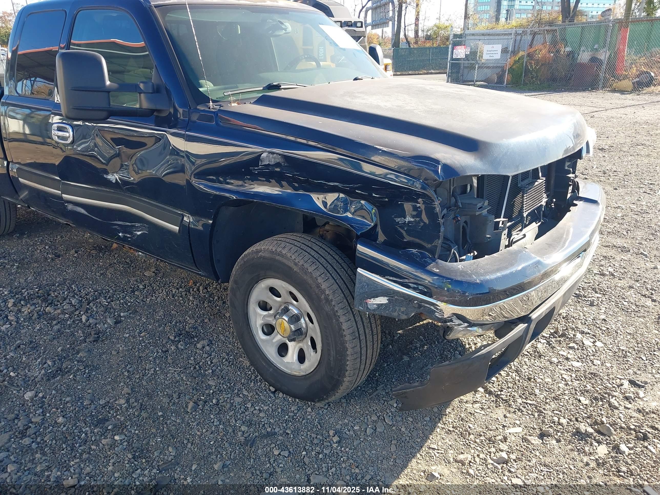 CHEVROLET SILVERADO image 6