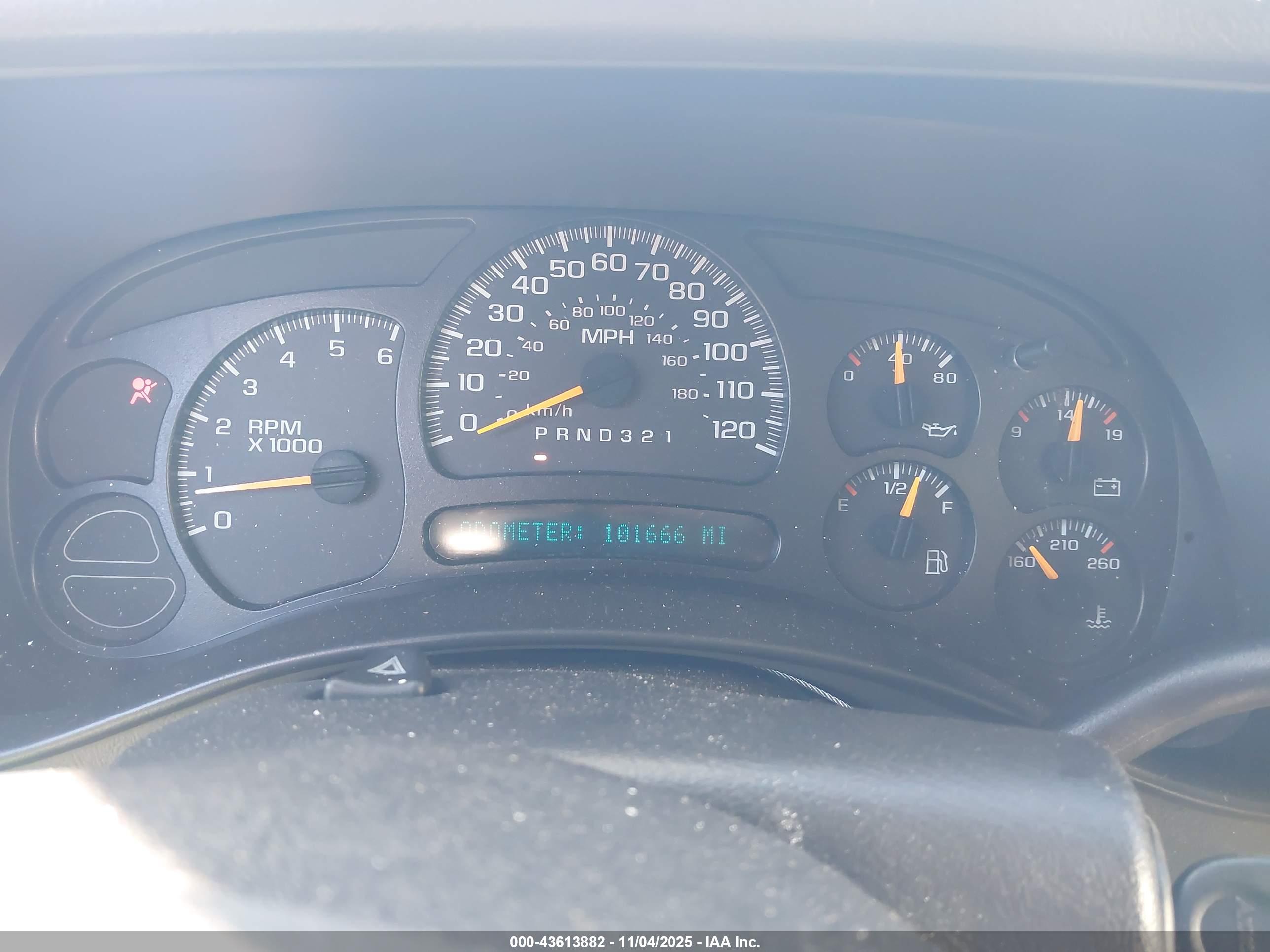 CHEVROLET SILVERADO image 7