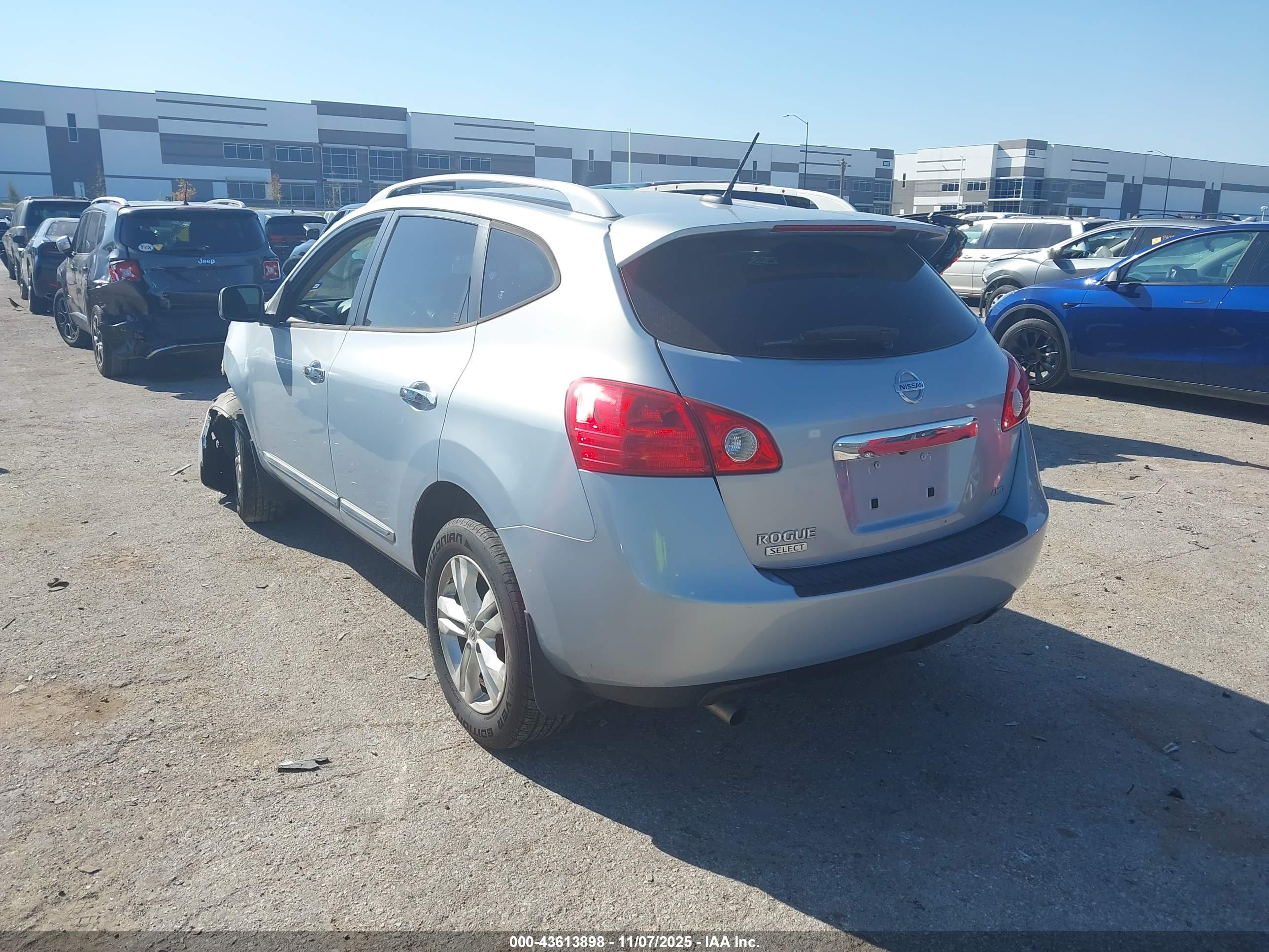 NISSAN ROGUE image 3