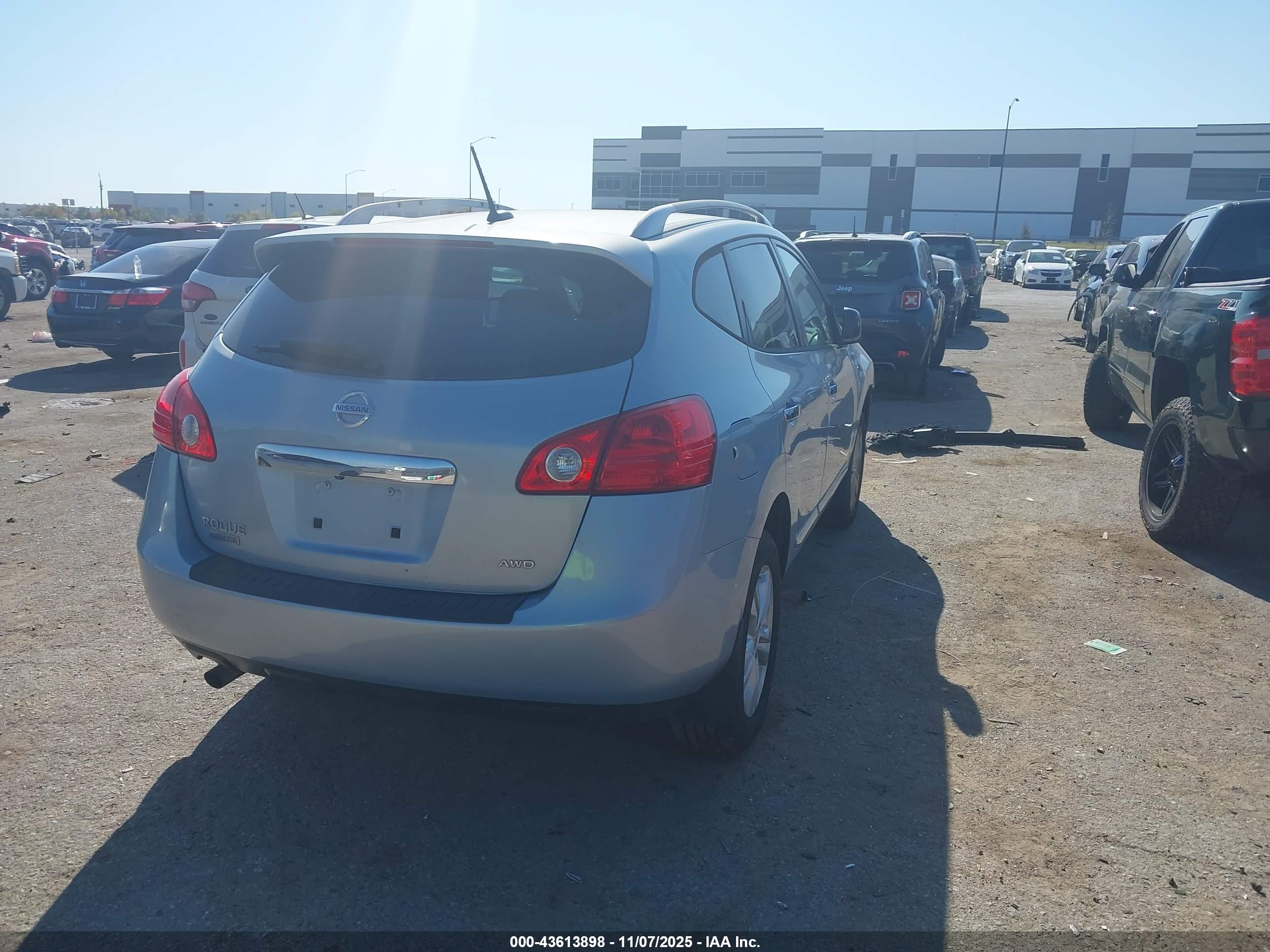 NISSAN ROGUE image 4