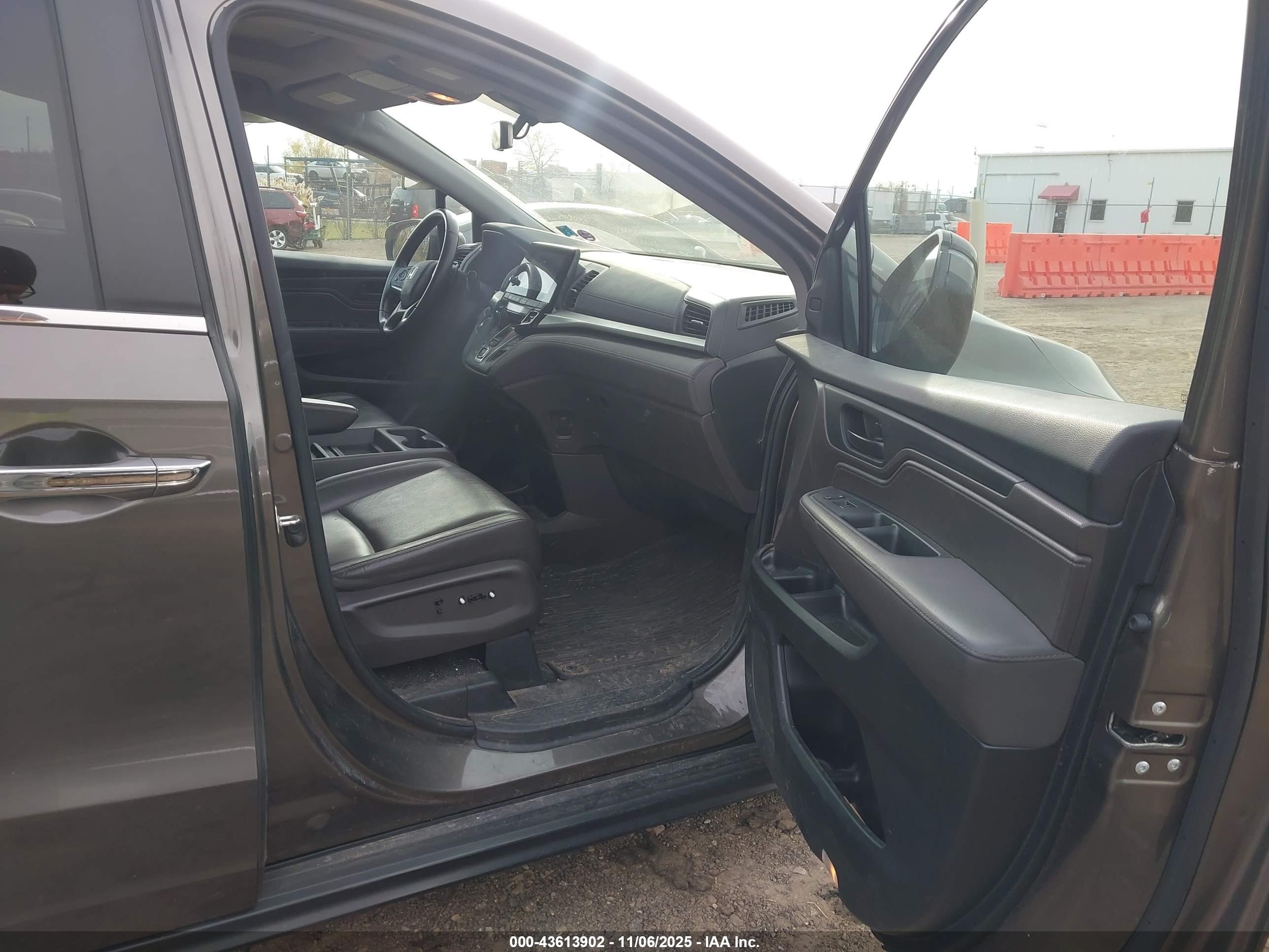 HONDA ODYSSEY image 5