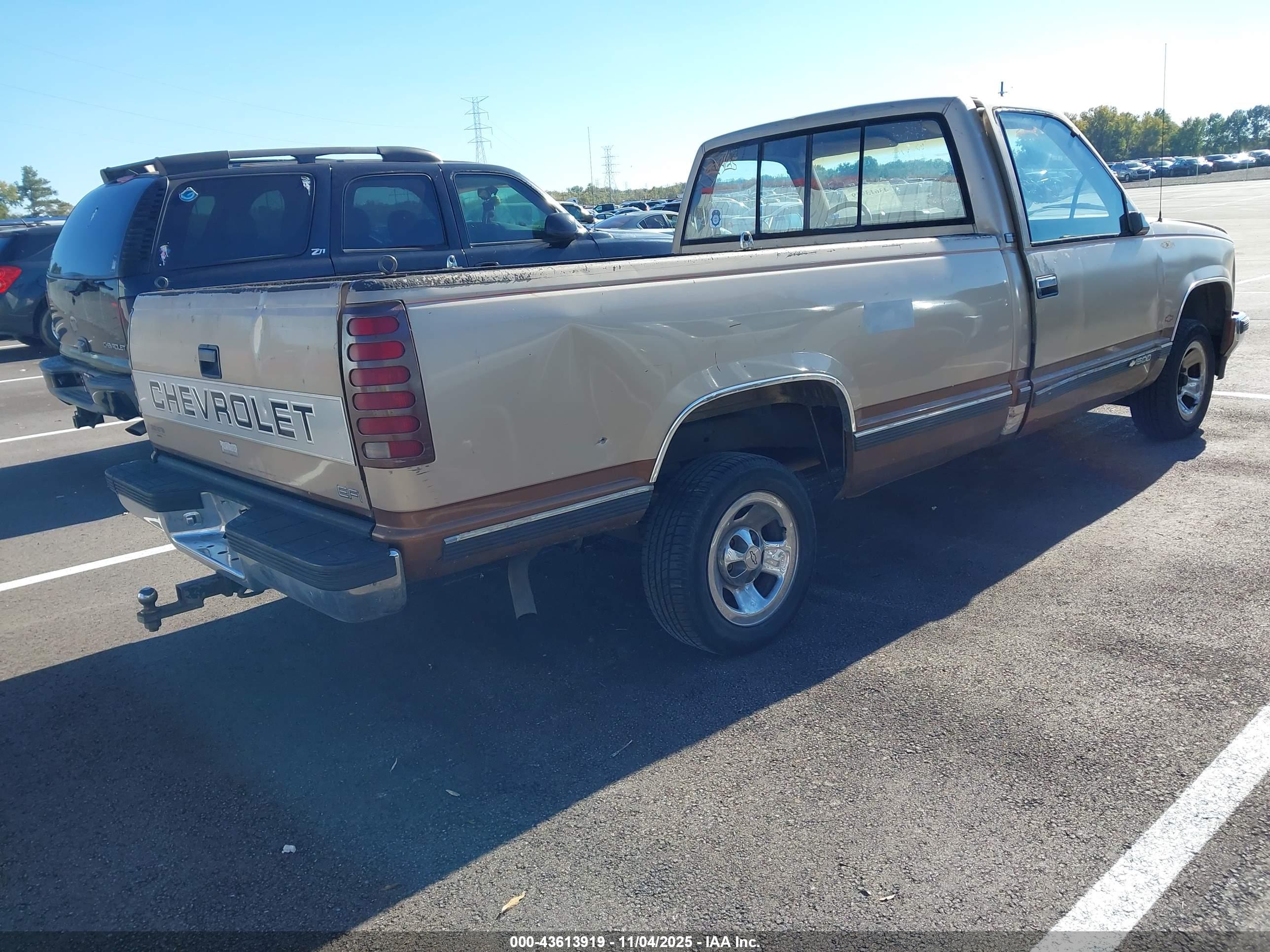 CHEVROLET GMT-400 image 4