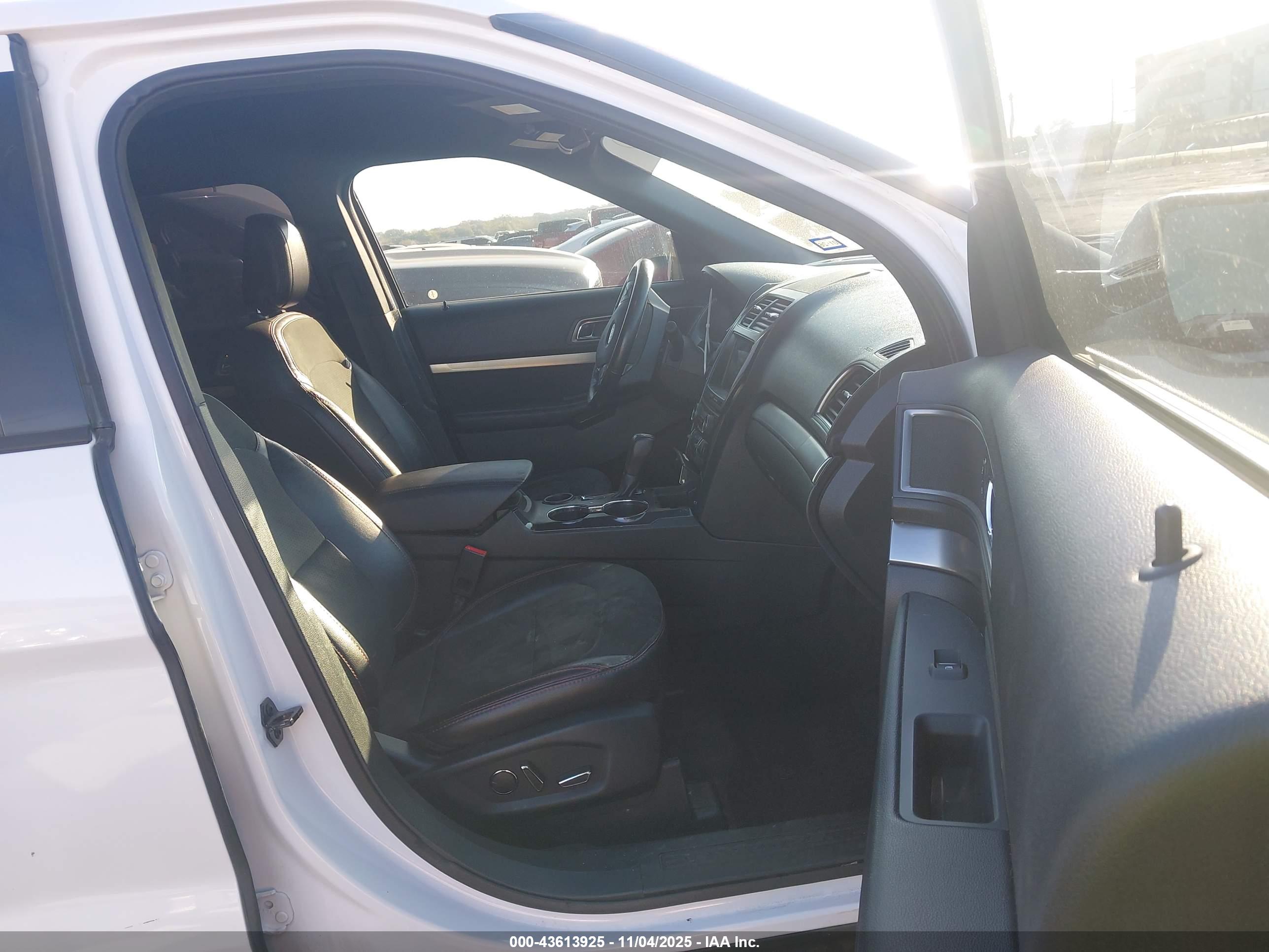 FORD EXPLORER image 5