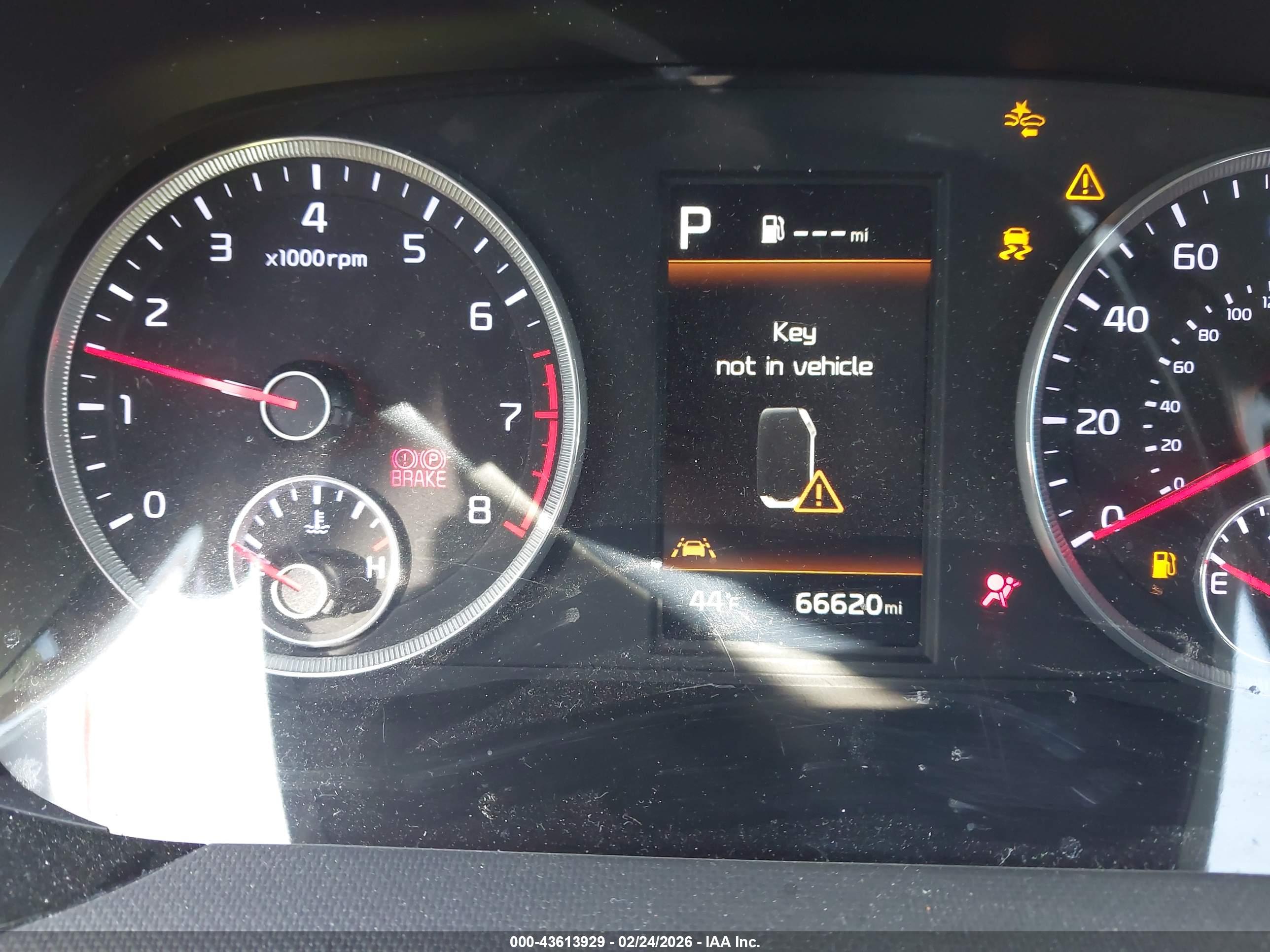 KIA K5 image 7