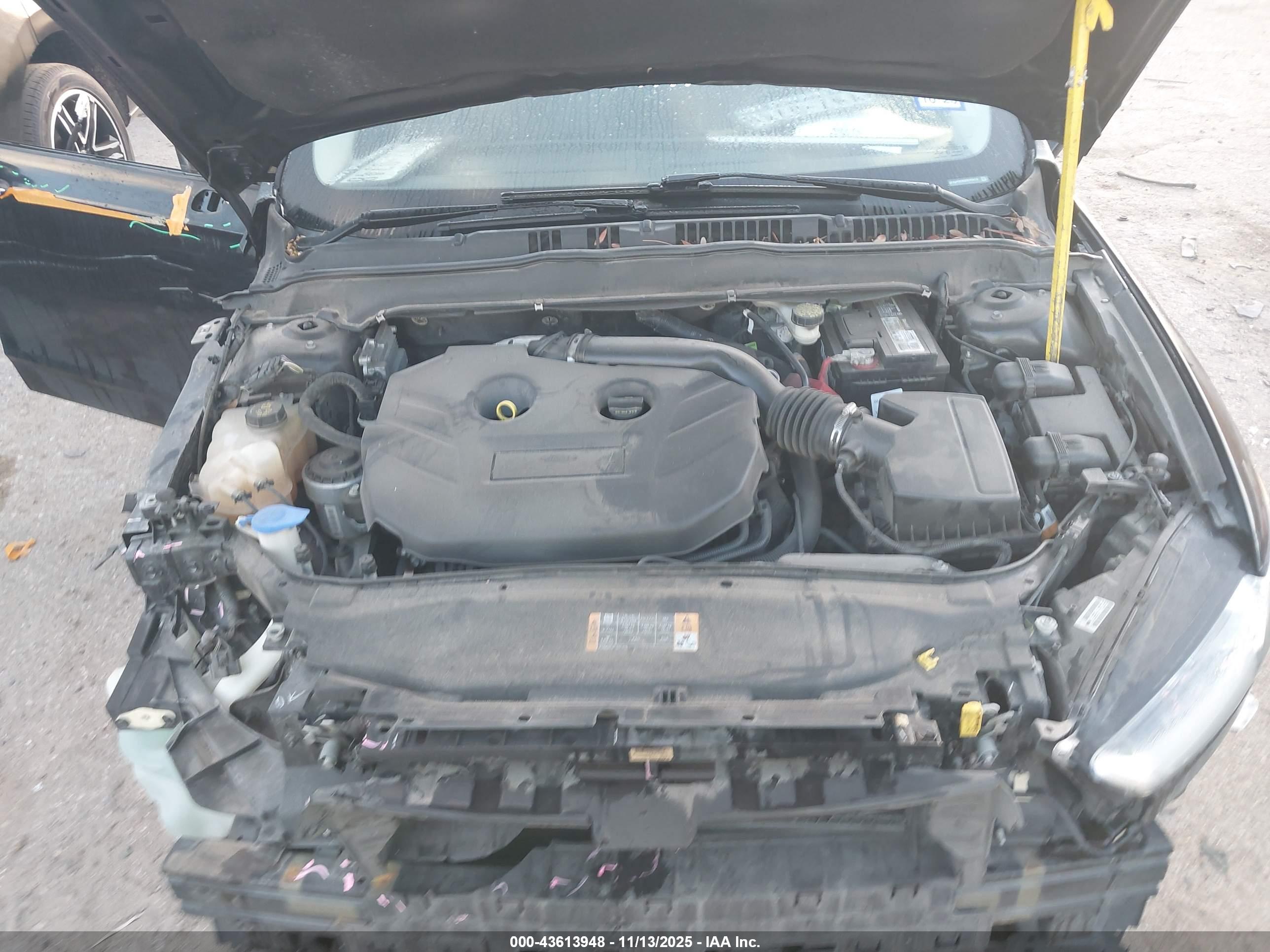 FORD FUSION image 10